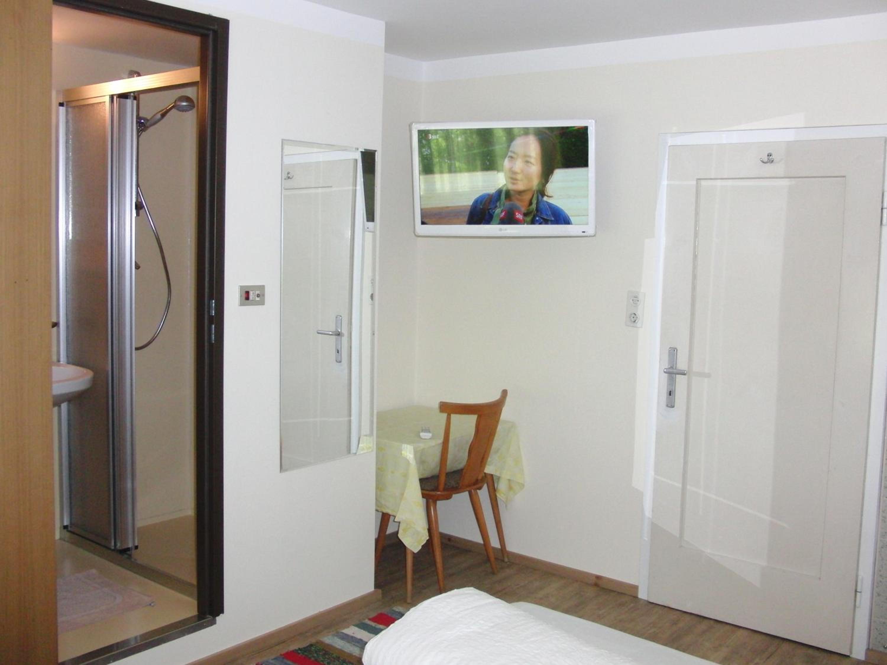 Double Room with Private Bathroom - Annex - Photo 4