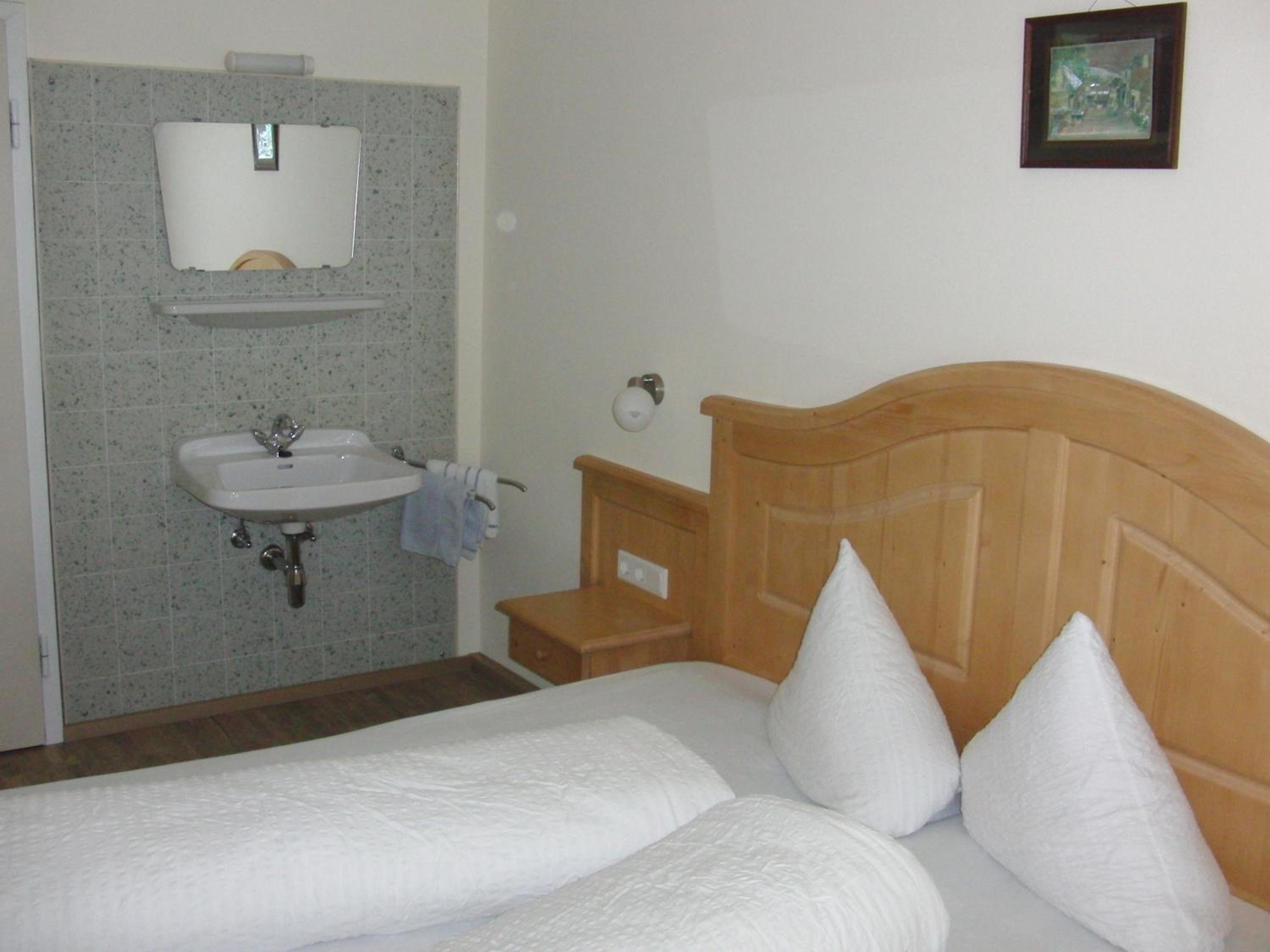 Double Room with Private Bathroom - Annex - Photo 3