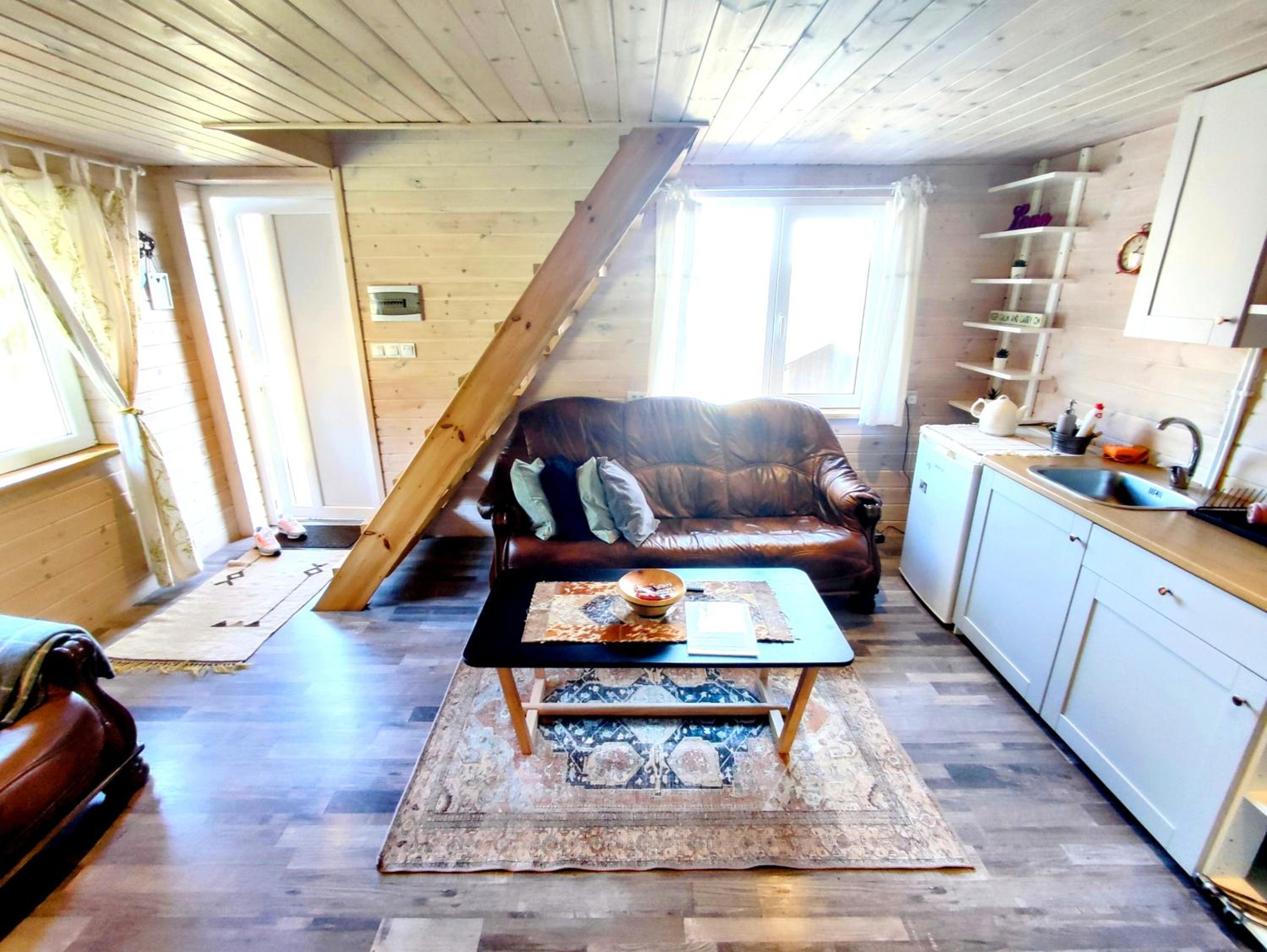 One-Bedroom House - Photo 9