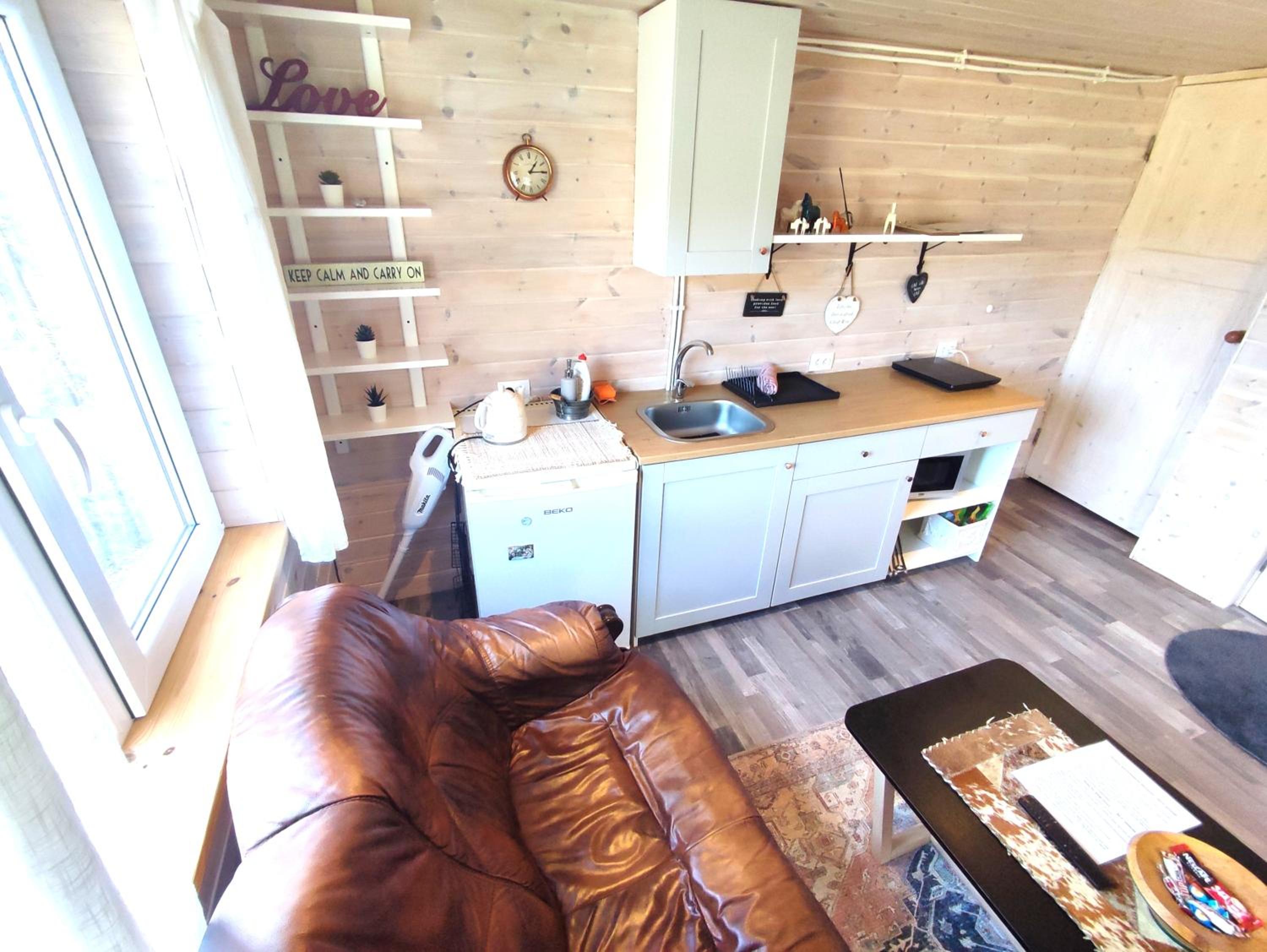 One-Bedroom House - Photo 10