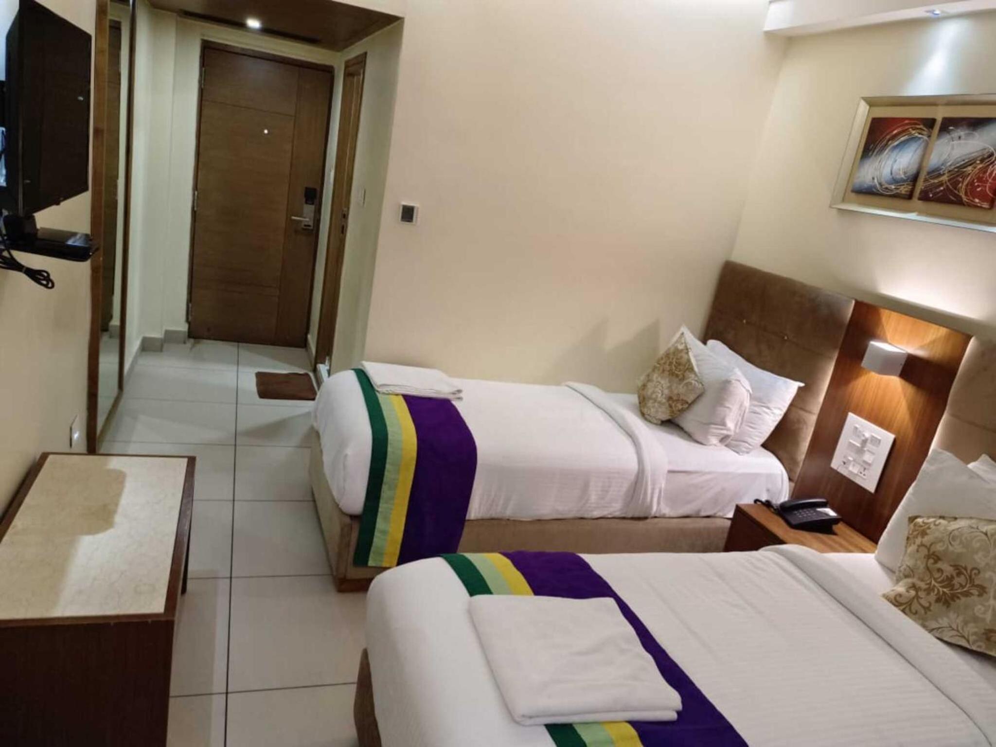 Deluxe Double or Twin Room photo 3