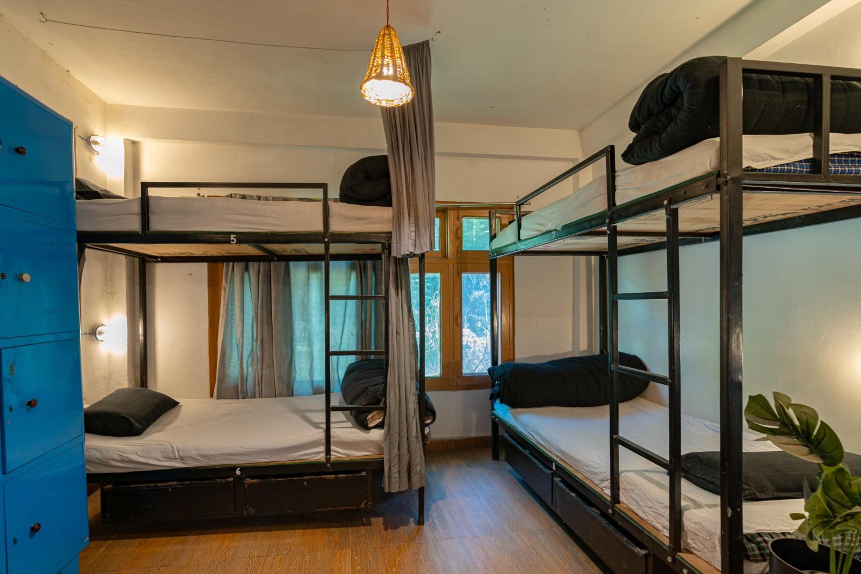 Bed in 8-Bed Dormitory Room photo 1
