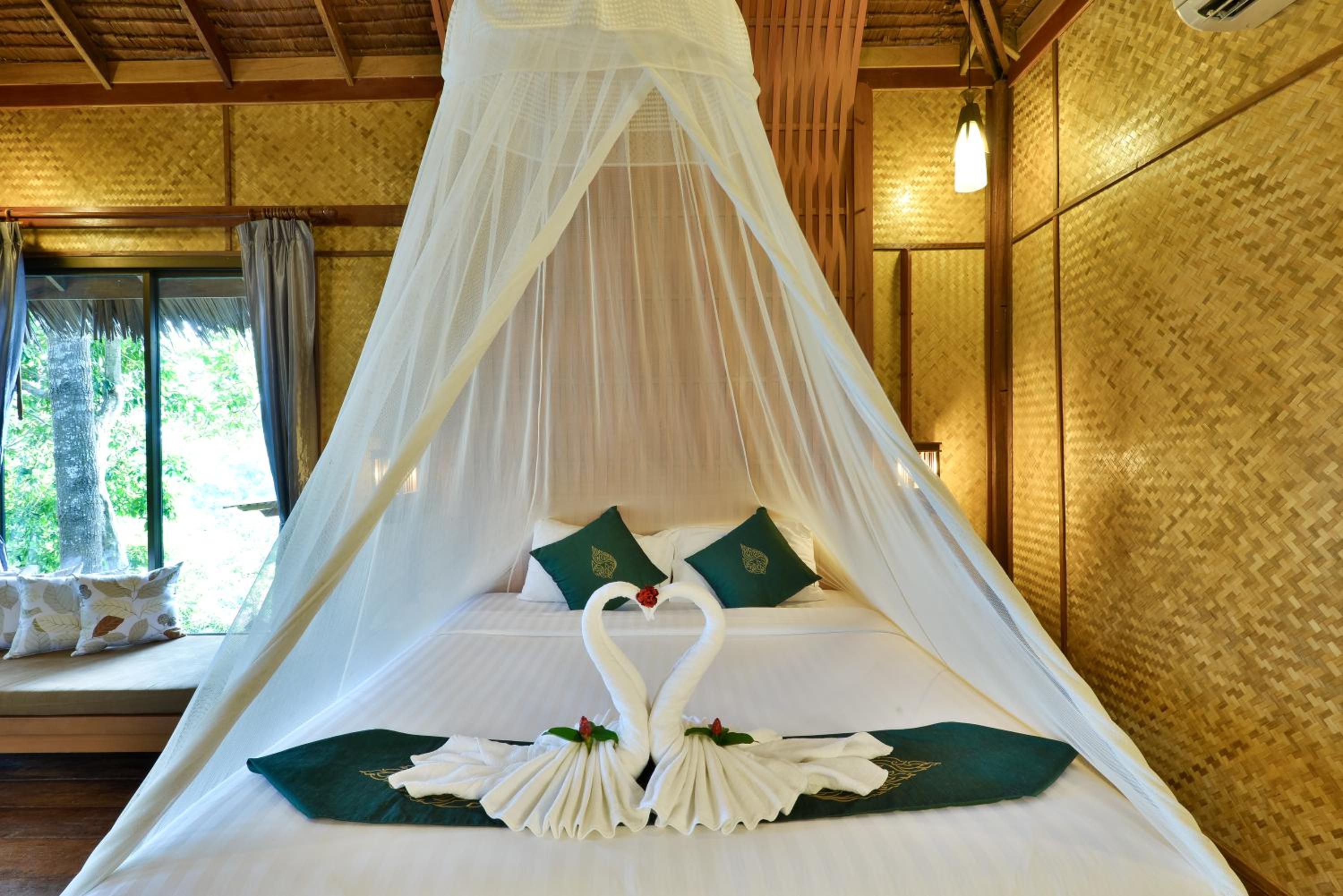 Deluxe Cottage with Partial Sea View - Photo 1