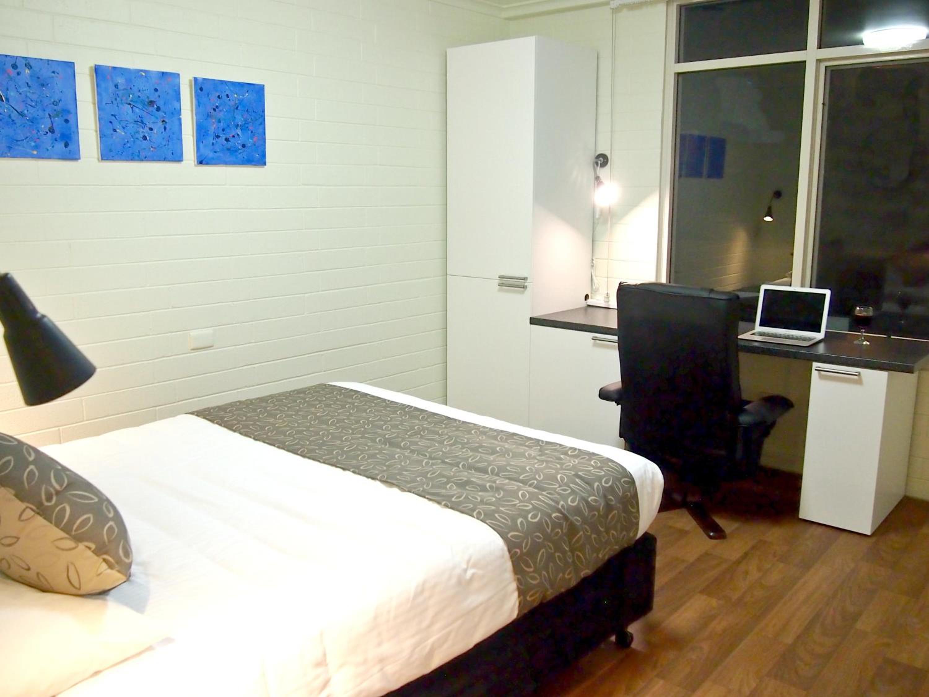 Queen Room photo 3