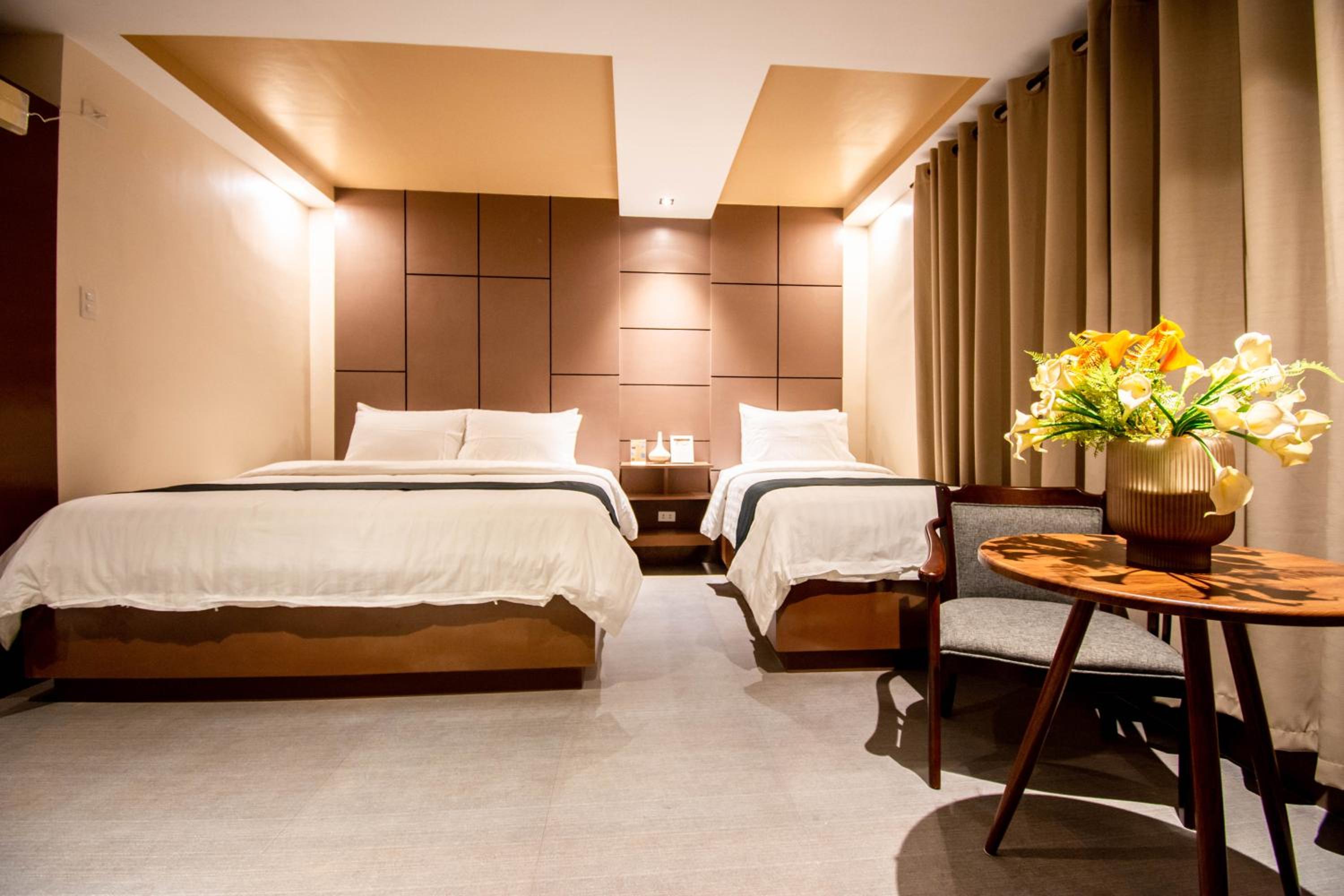 Deluxe Triple Room - Photo 1