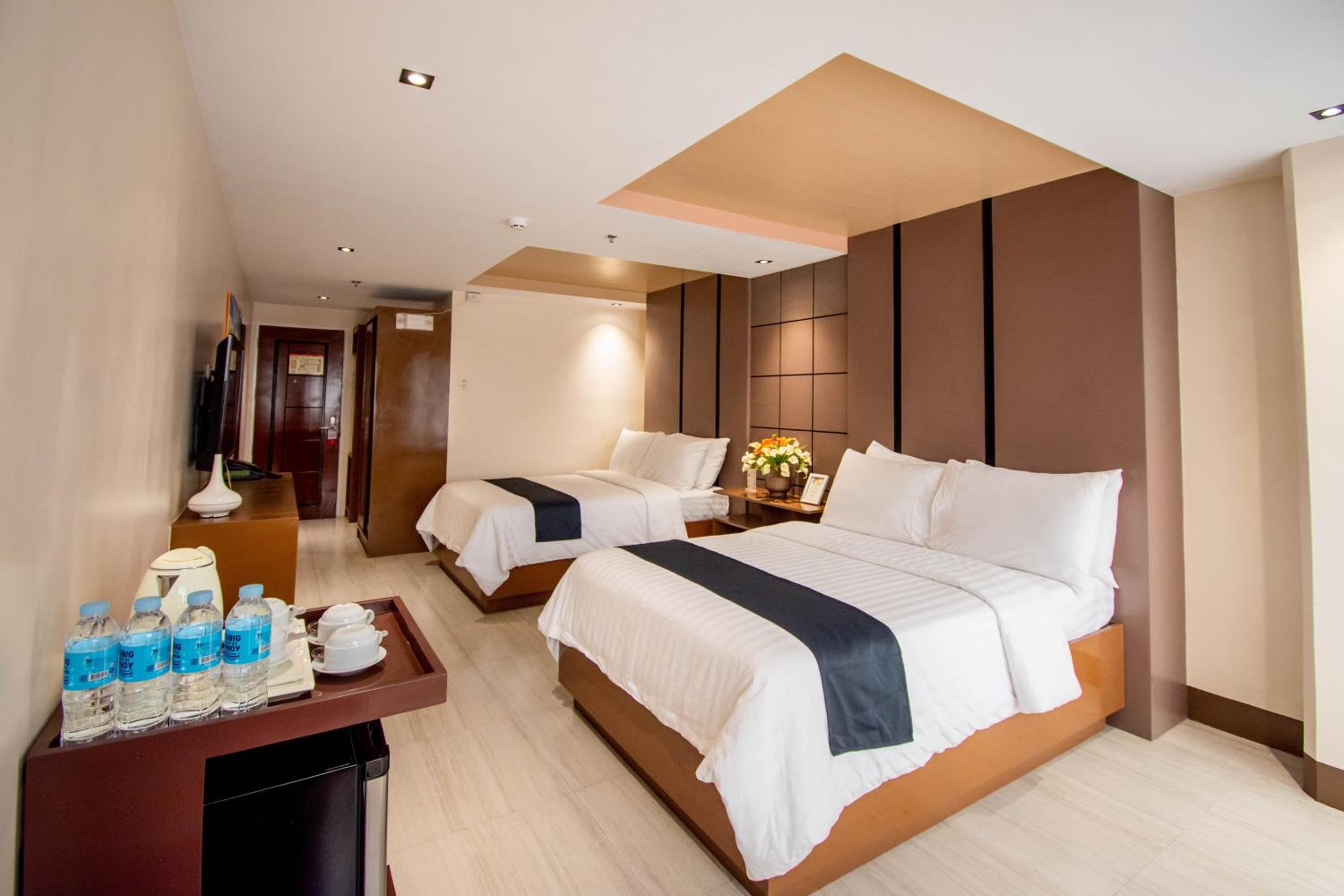 Superior Quadruple Room - Photo 2