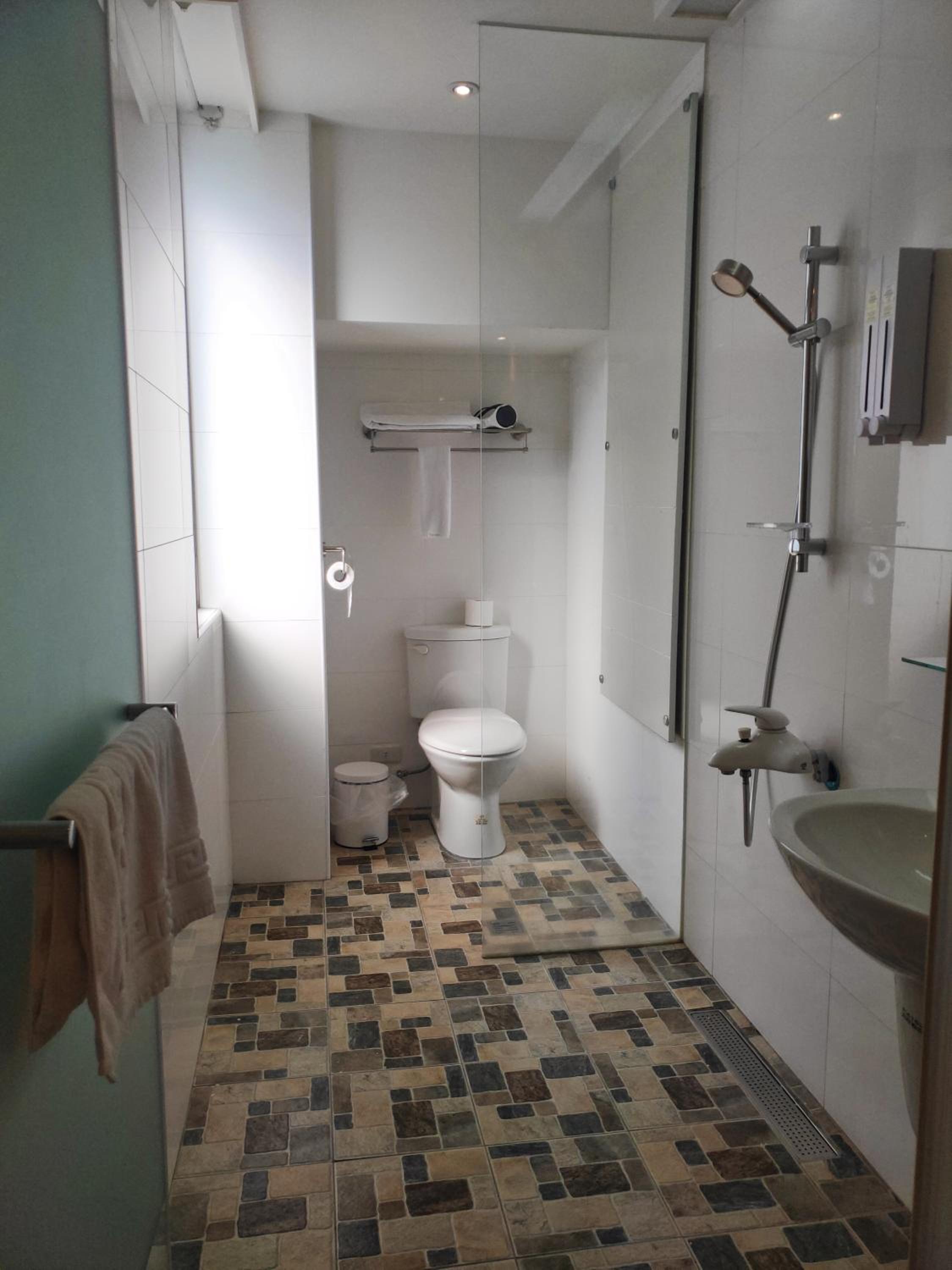 Single Room with Private Bathroom photo 2