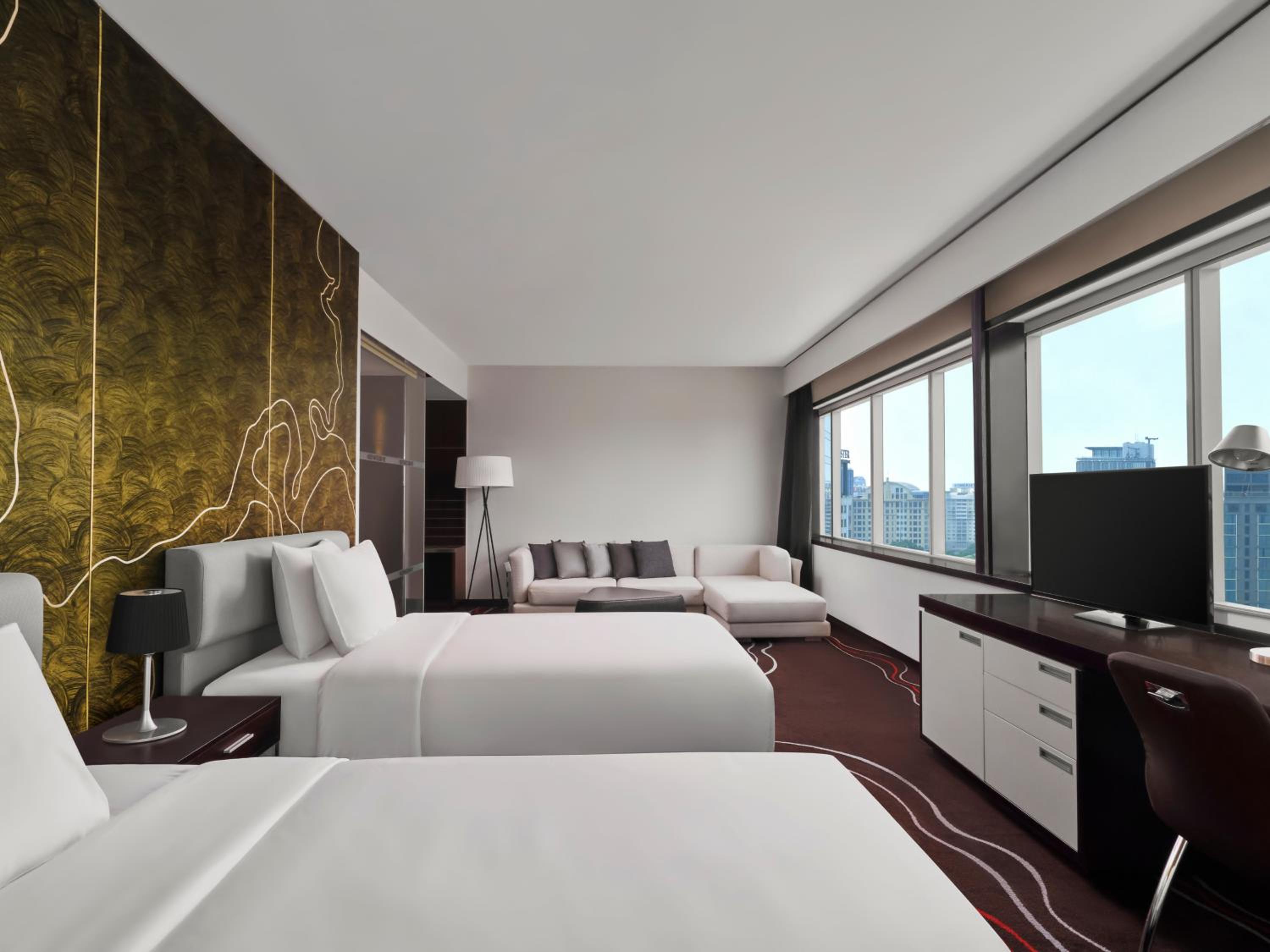 Larger Guest Room, 2 Double, City View
