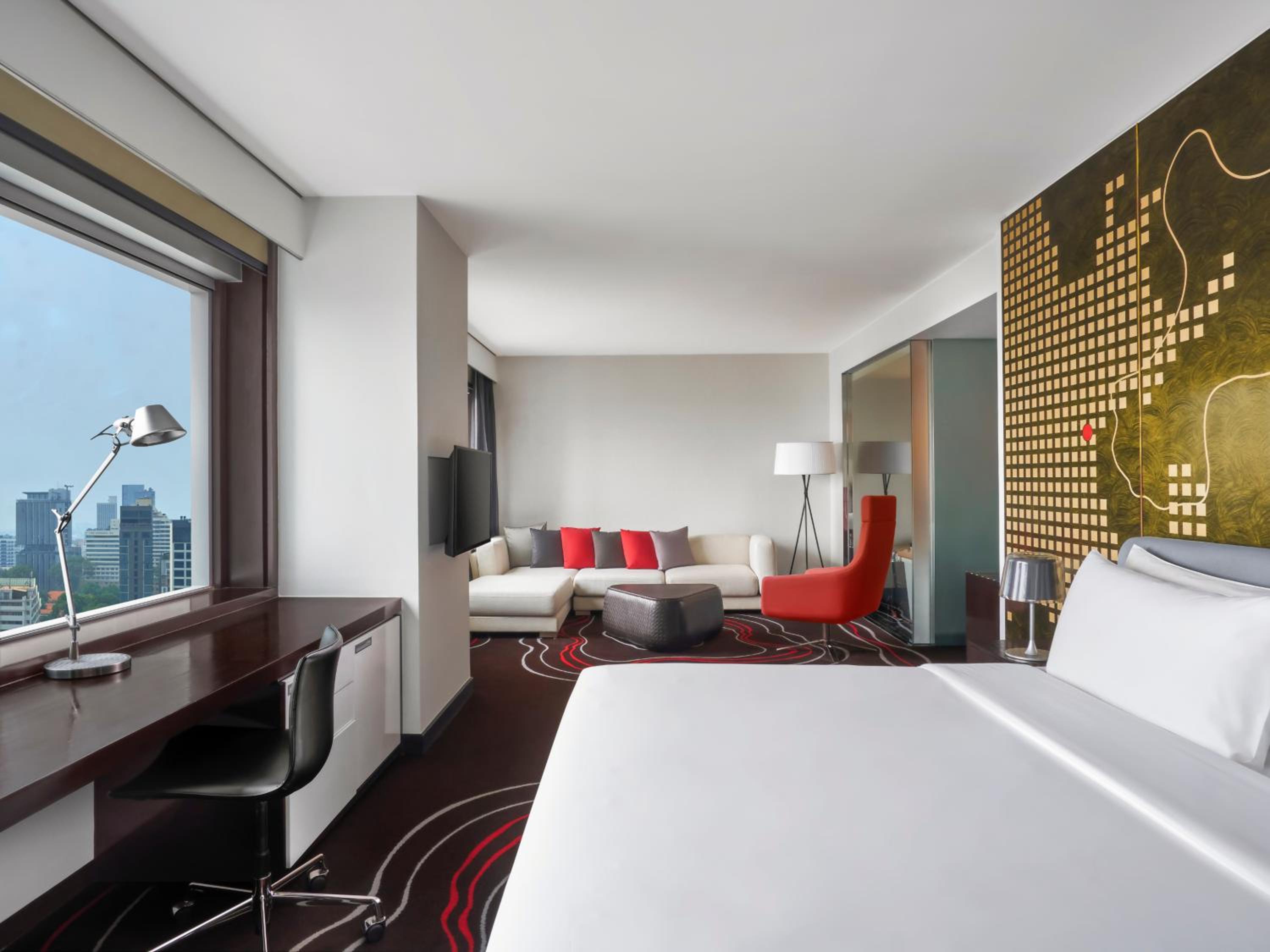 Concierge lounge access, Larger Guest room, 1 King photo 1
