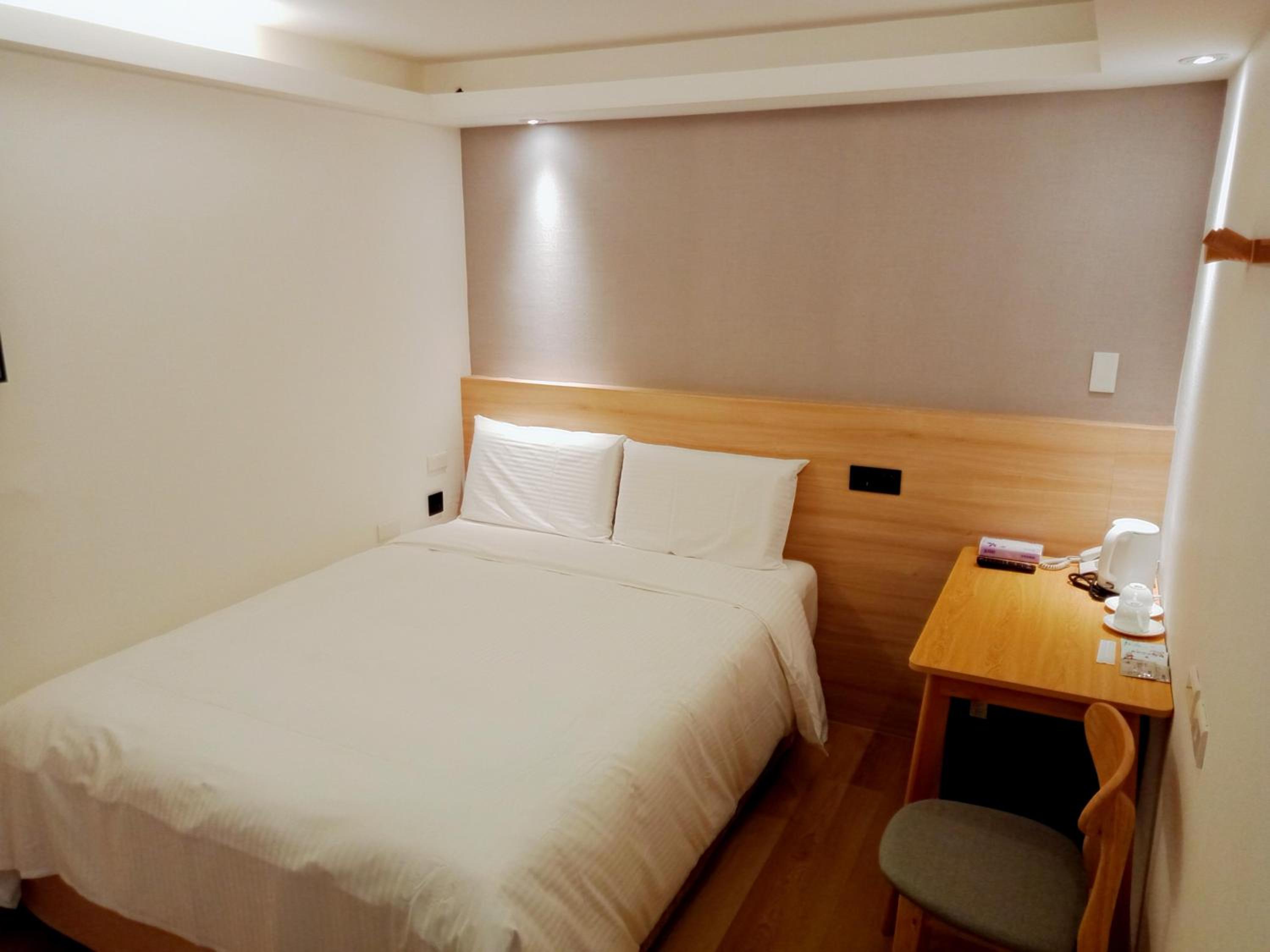 Standard Double Room photo 3