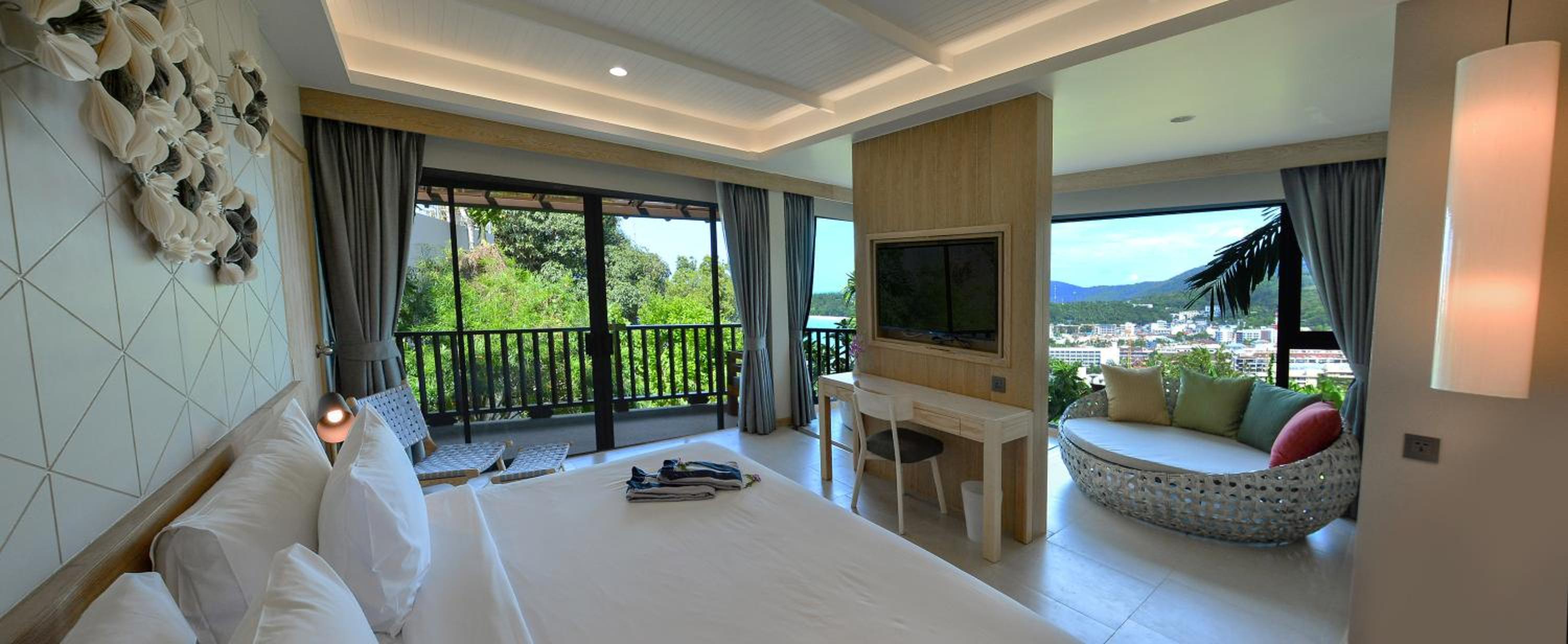 Honeymoon Suite - Photo 6