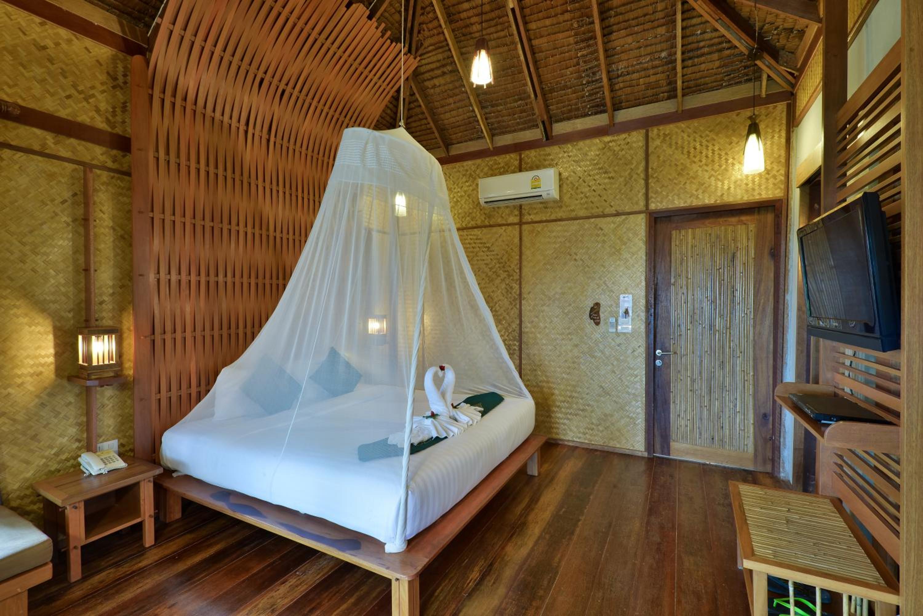 Deluxe Cottage with Partial Sea View - Photo 21