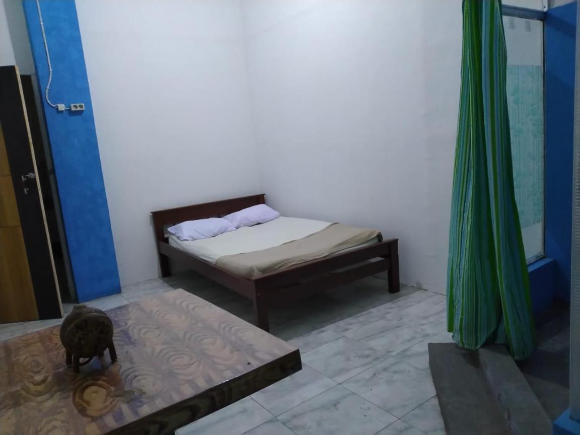 Single Room With Private Bathroom