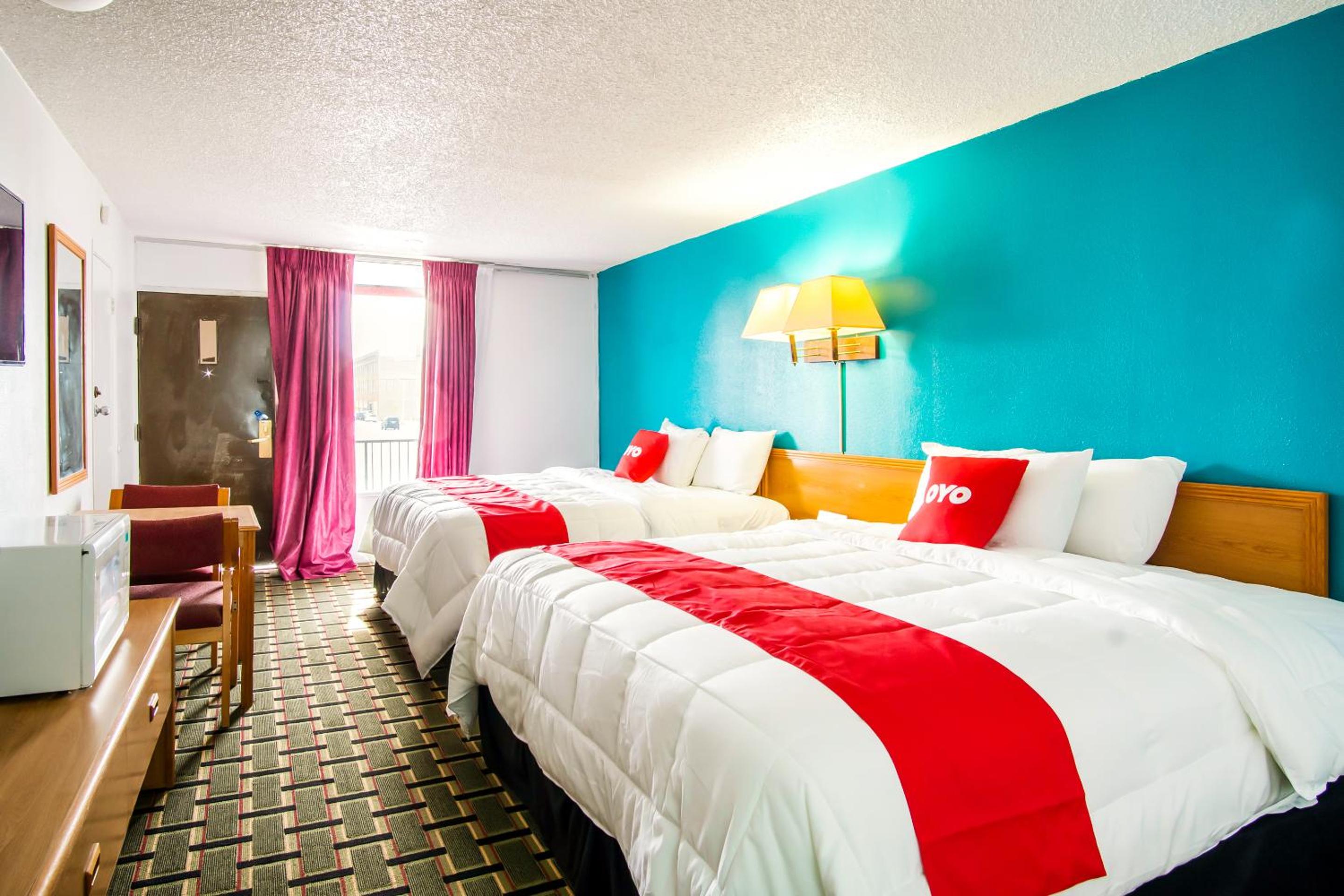King Room with Two King Beds photo 3