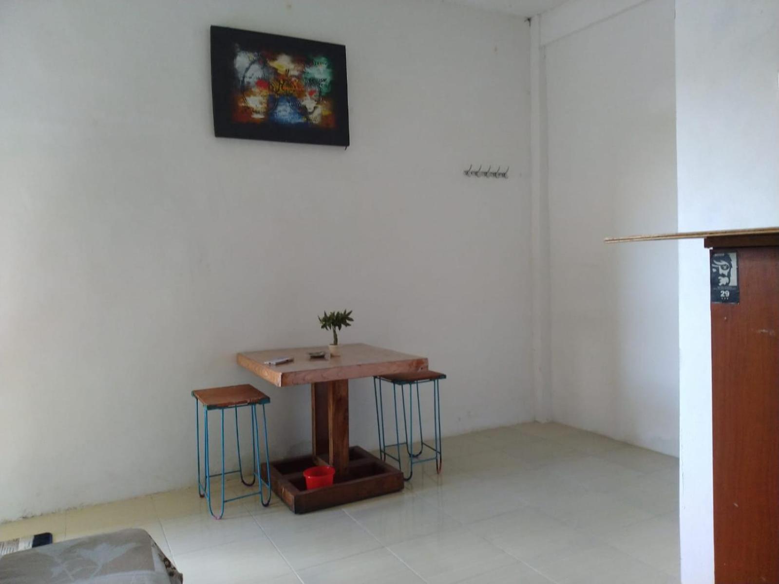 Single Room With Private Bathroom photo 2