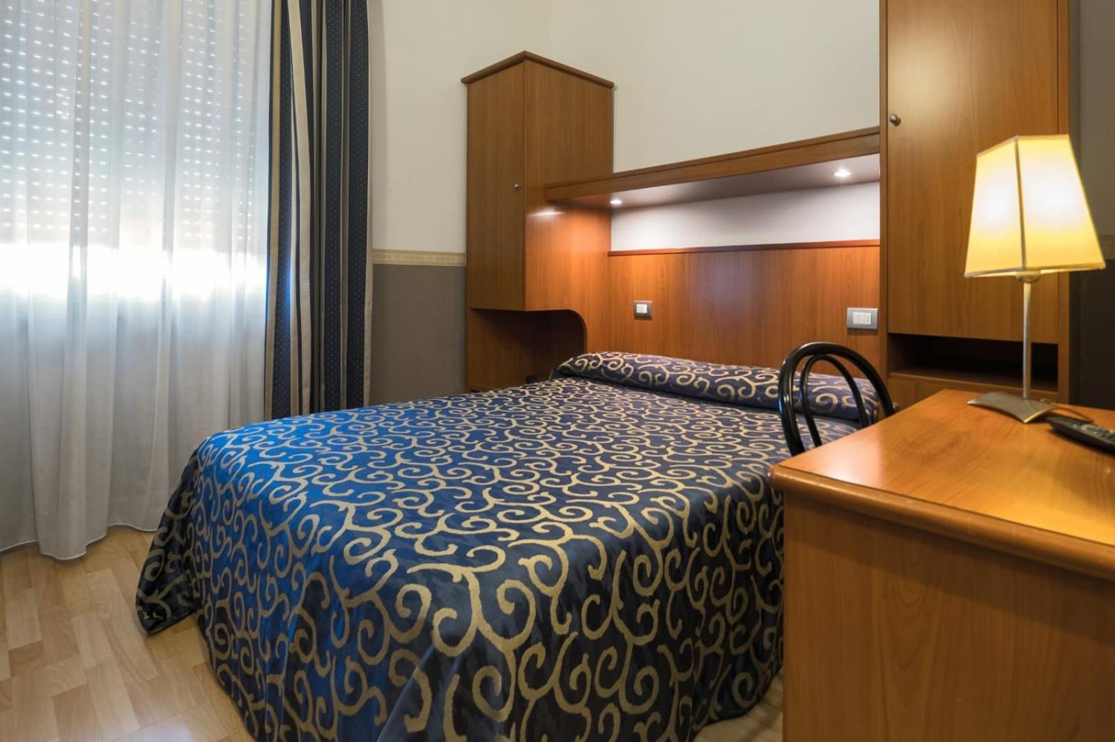 Economy Double Room photo 2