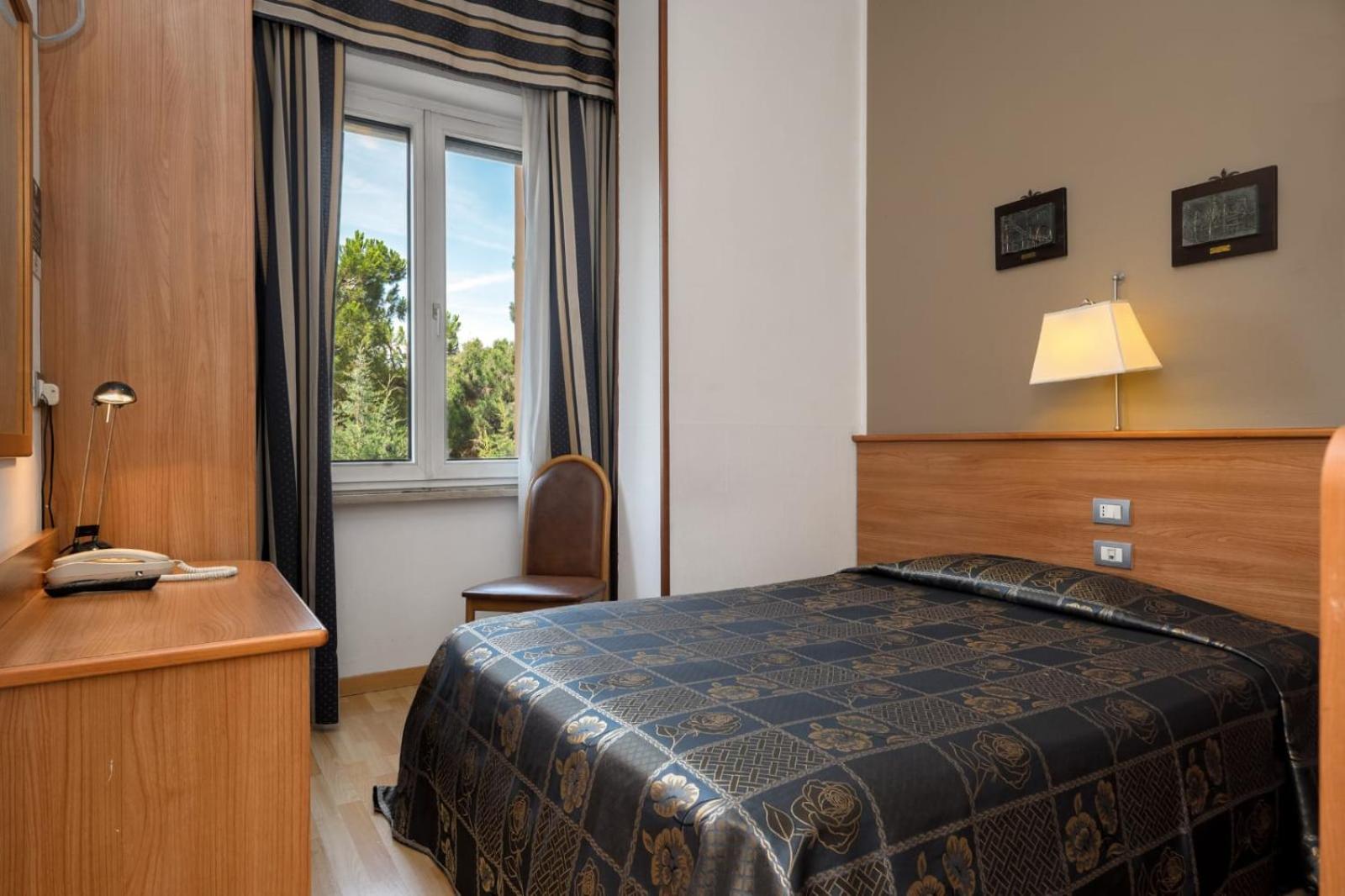 Economy Double Room photo 1