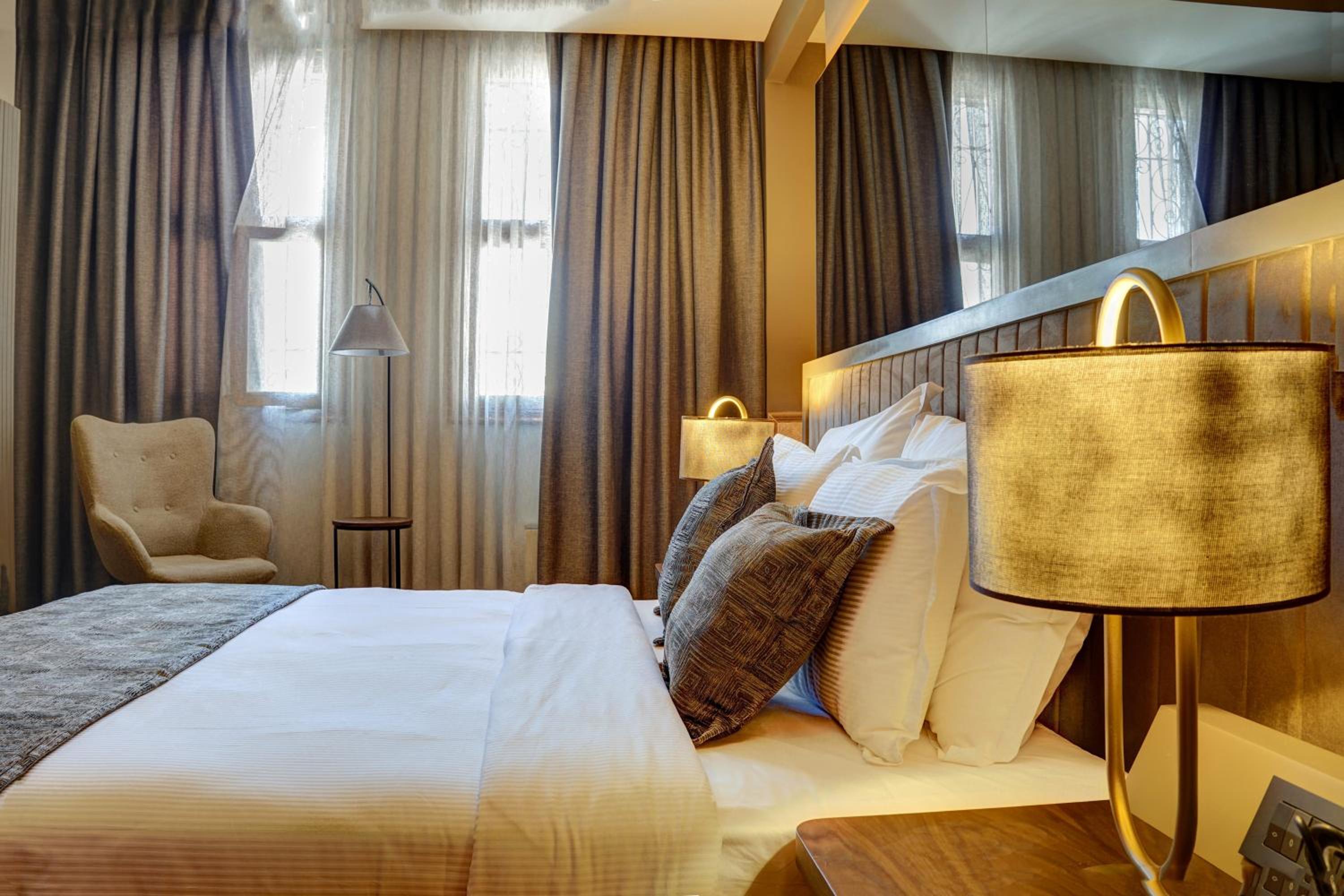 Deluxe Room - Photo 4