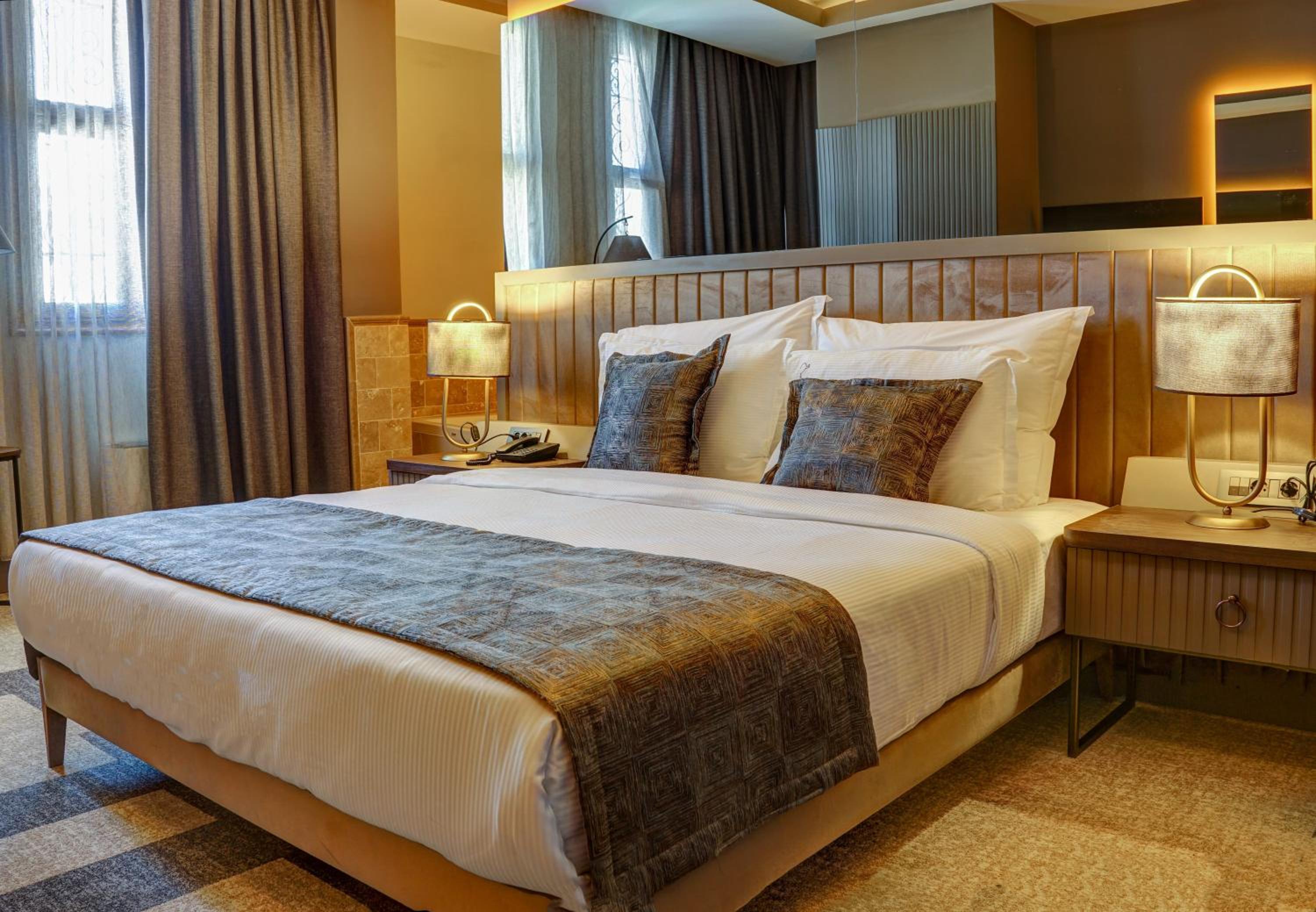 Deluxe Room - Photo 3