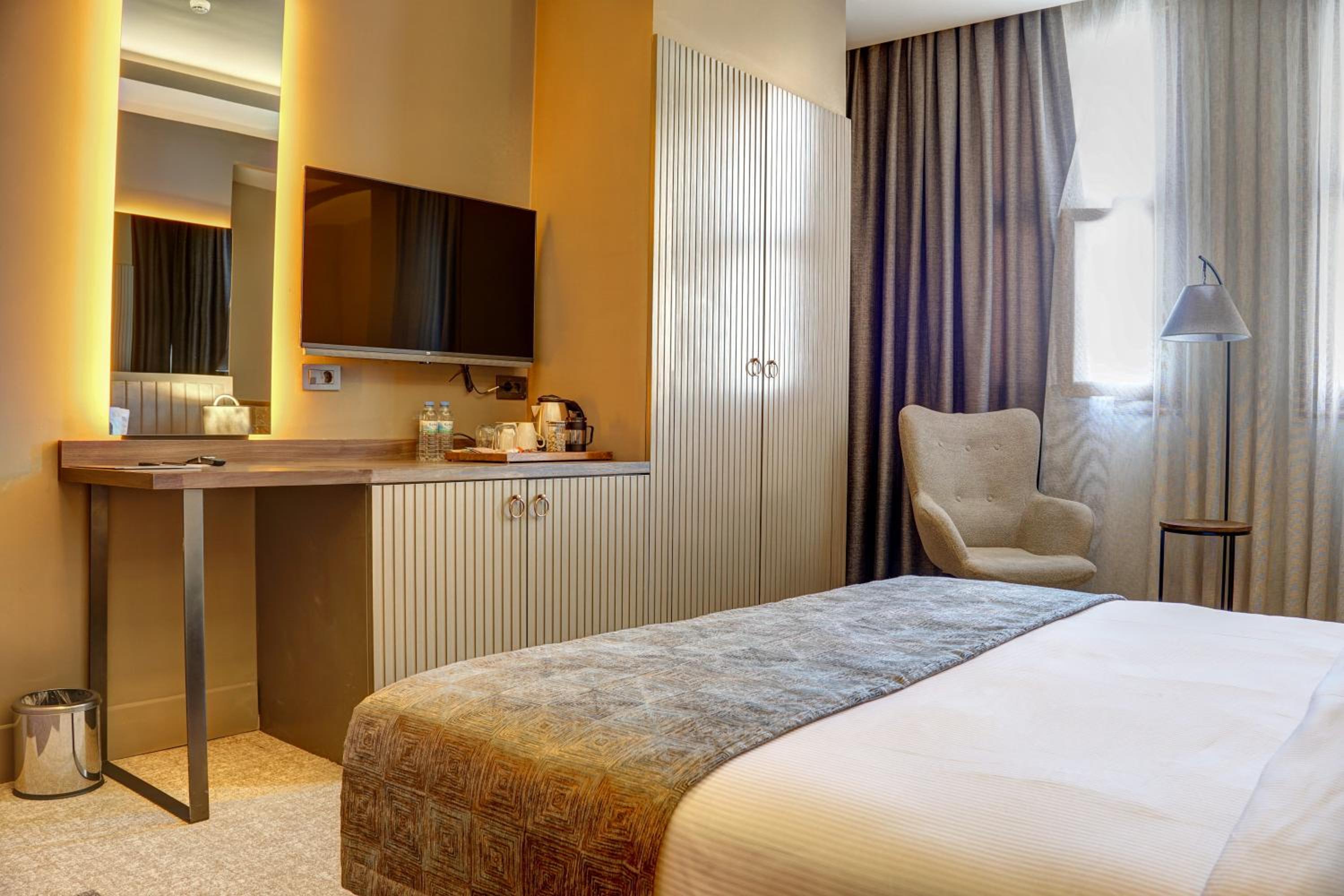 Standard Double Room photo 2