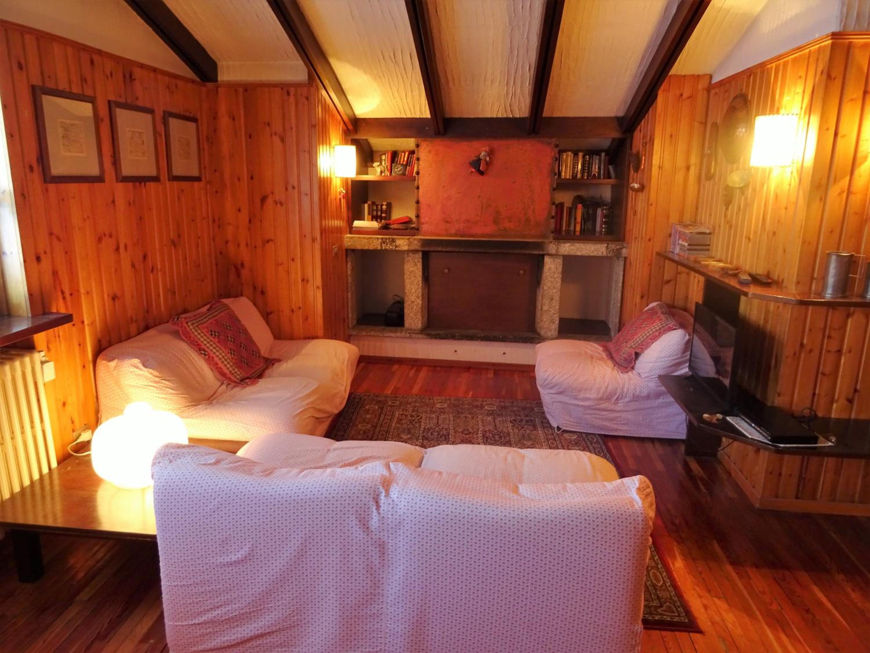 Three-Bedroom House photo 1