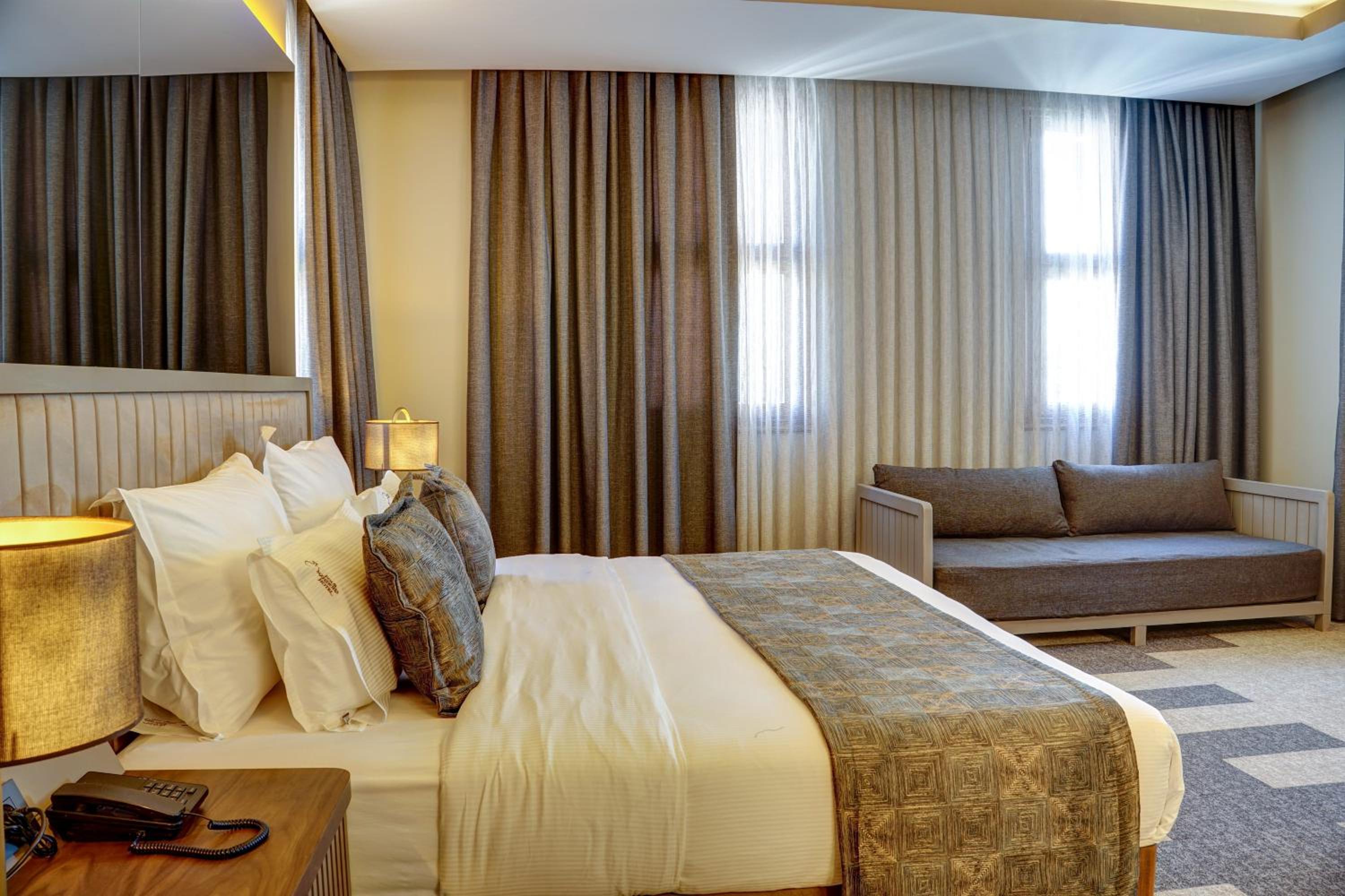 Suite - Photo 8