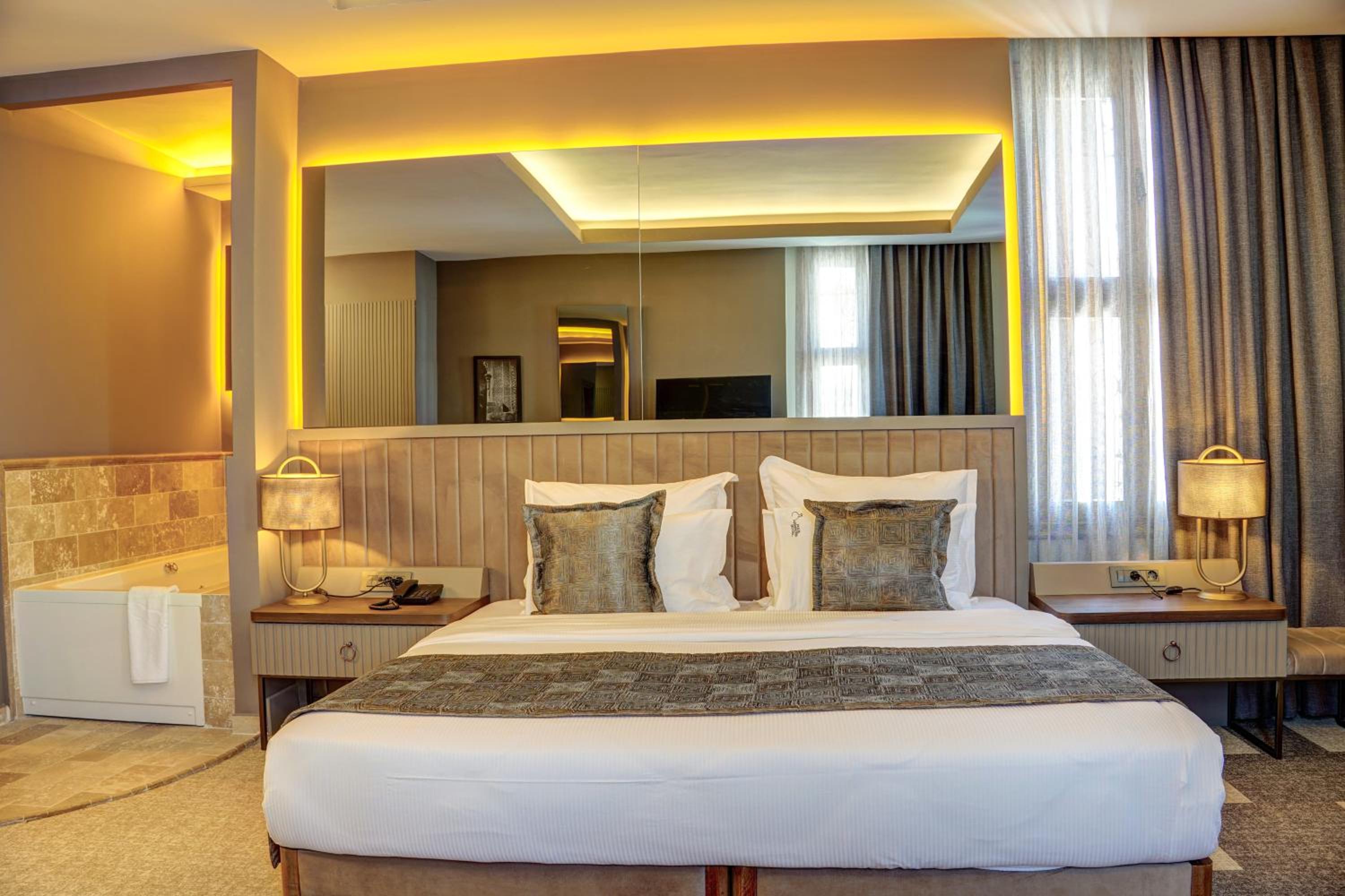 Suite - Photo 6