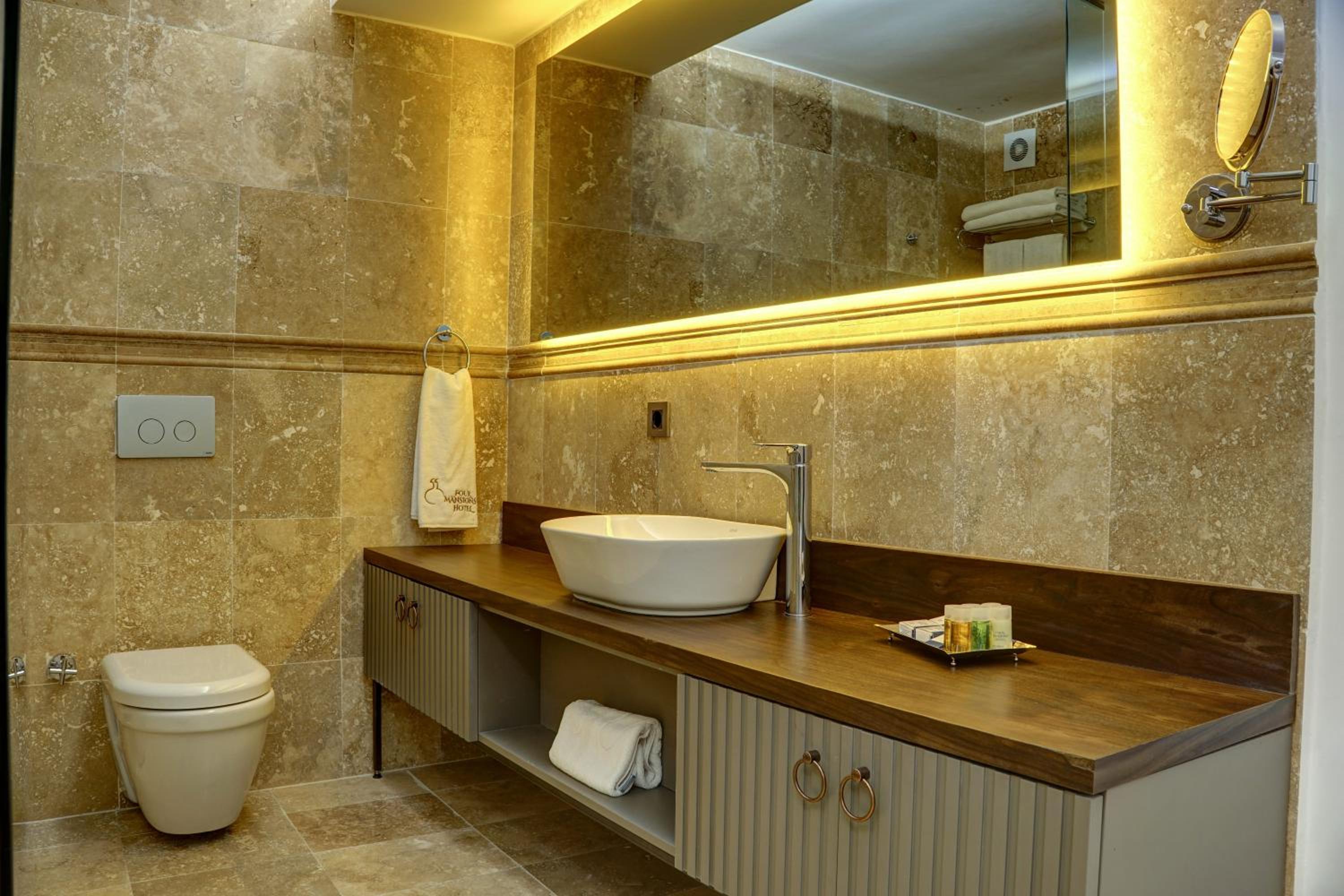Family Suite - Photo 9