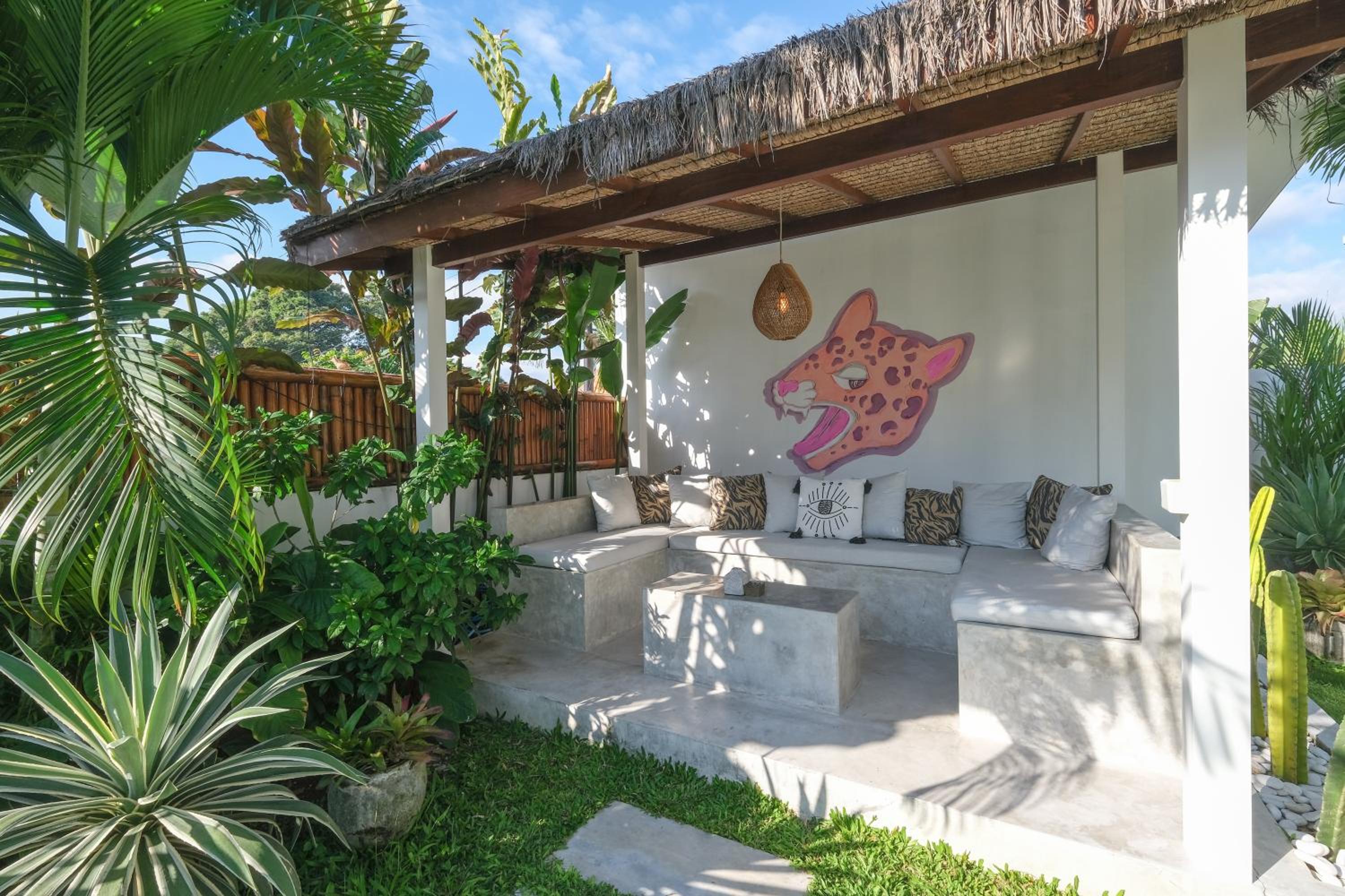 Villa with Private Pool - Photo 27