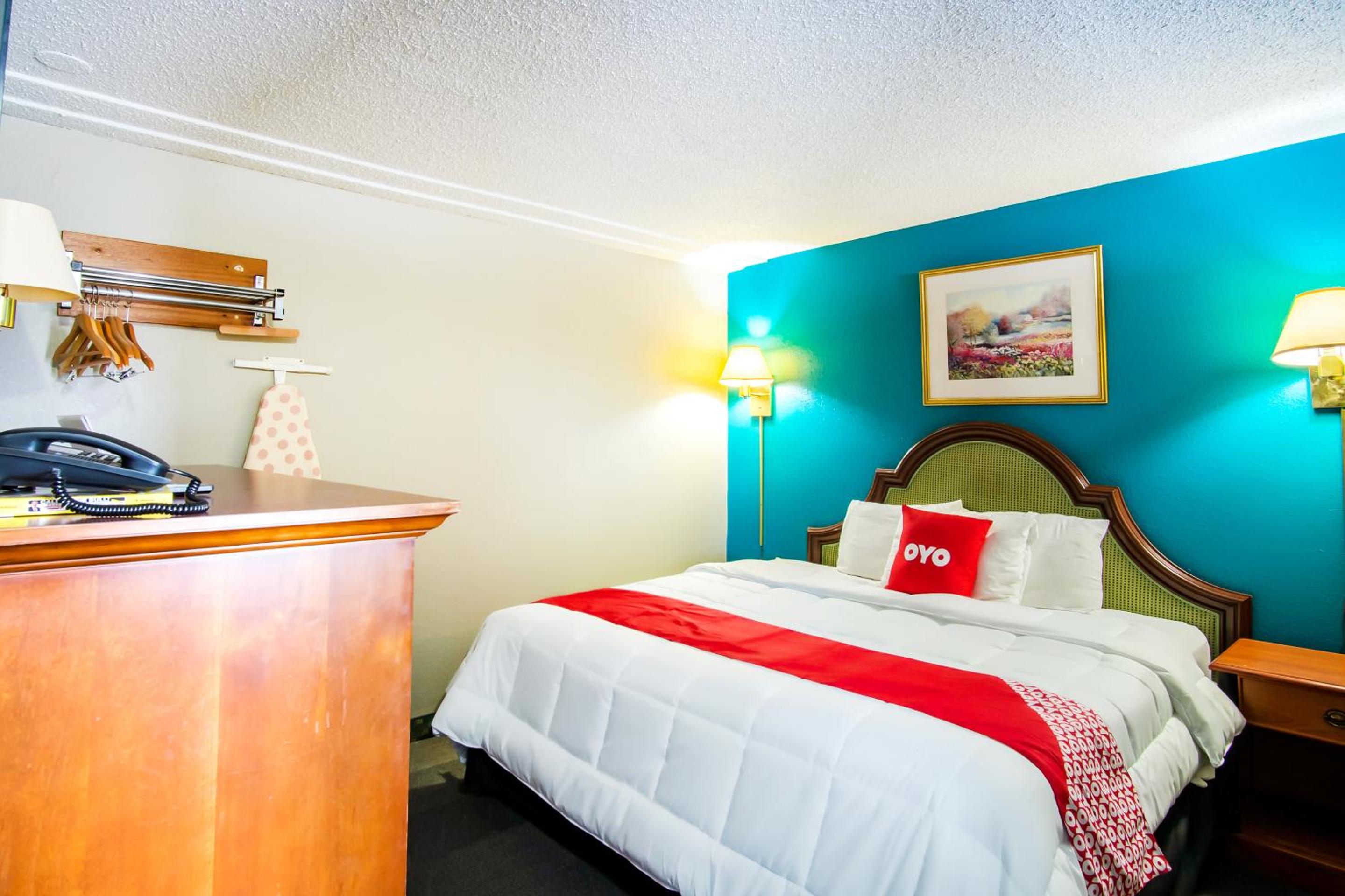 Premium King Bed photo 1