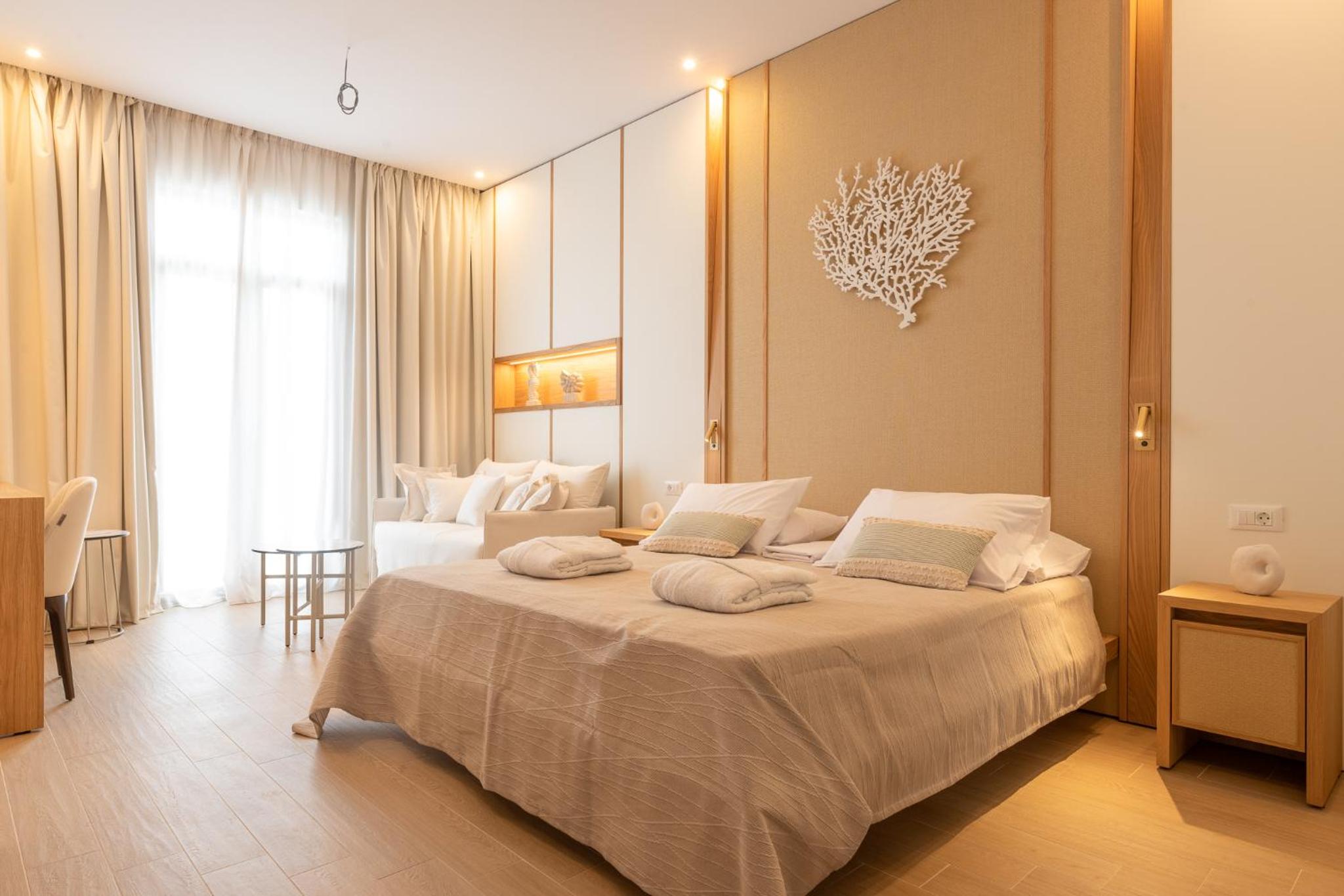 Deluxe Room - Photo 3