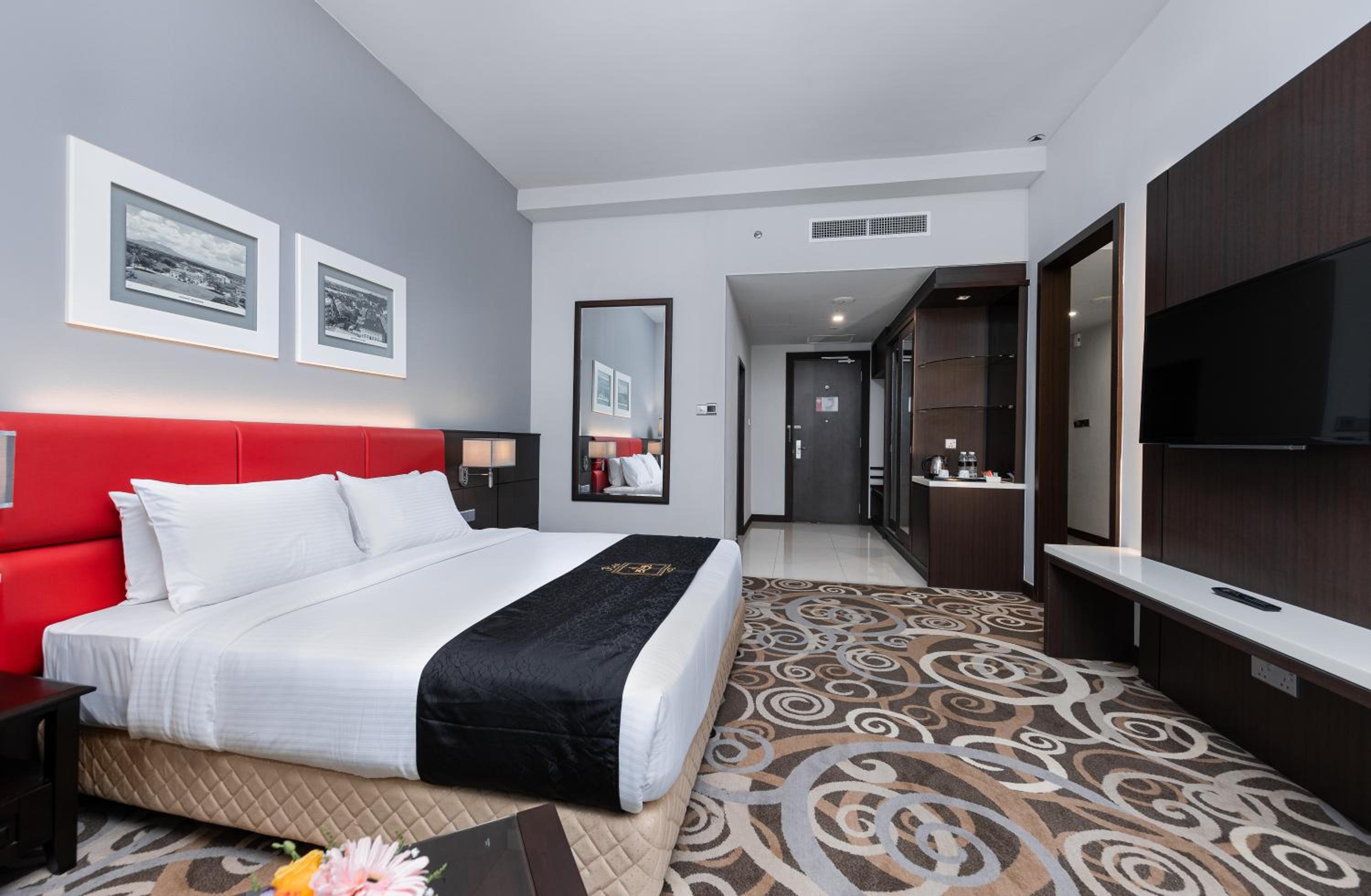 Superior King Room - Photo 1