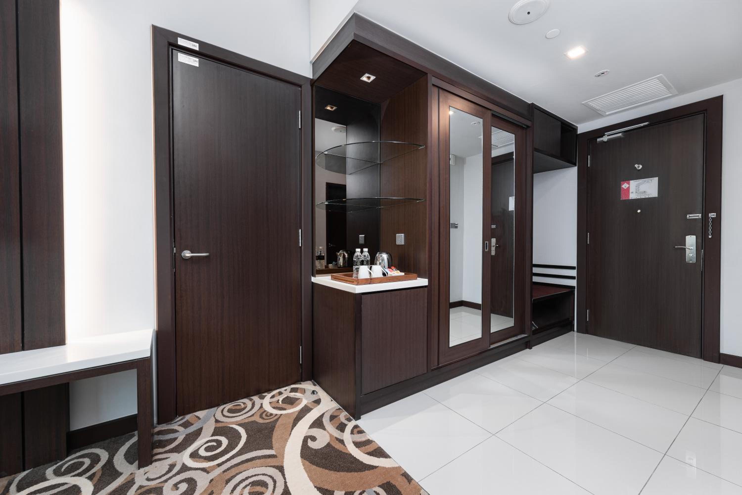 Superior King Room - Photo 4