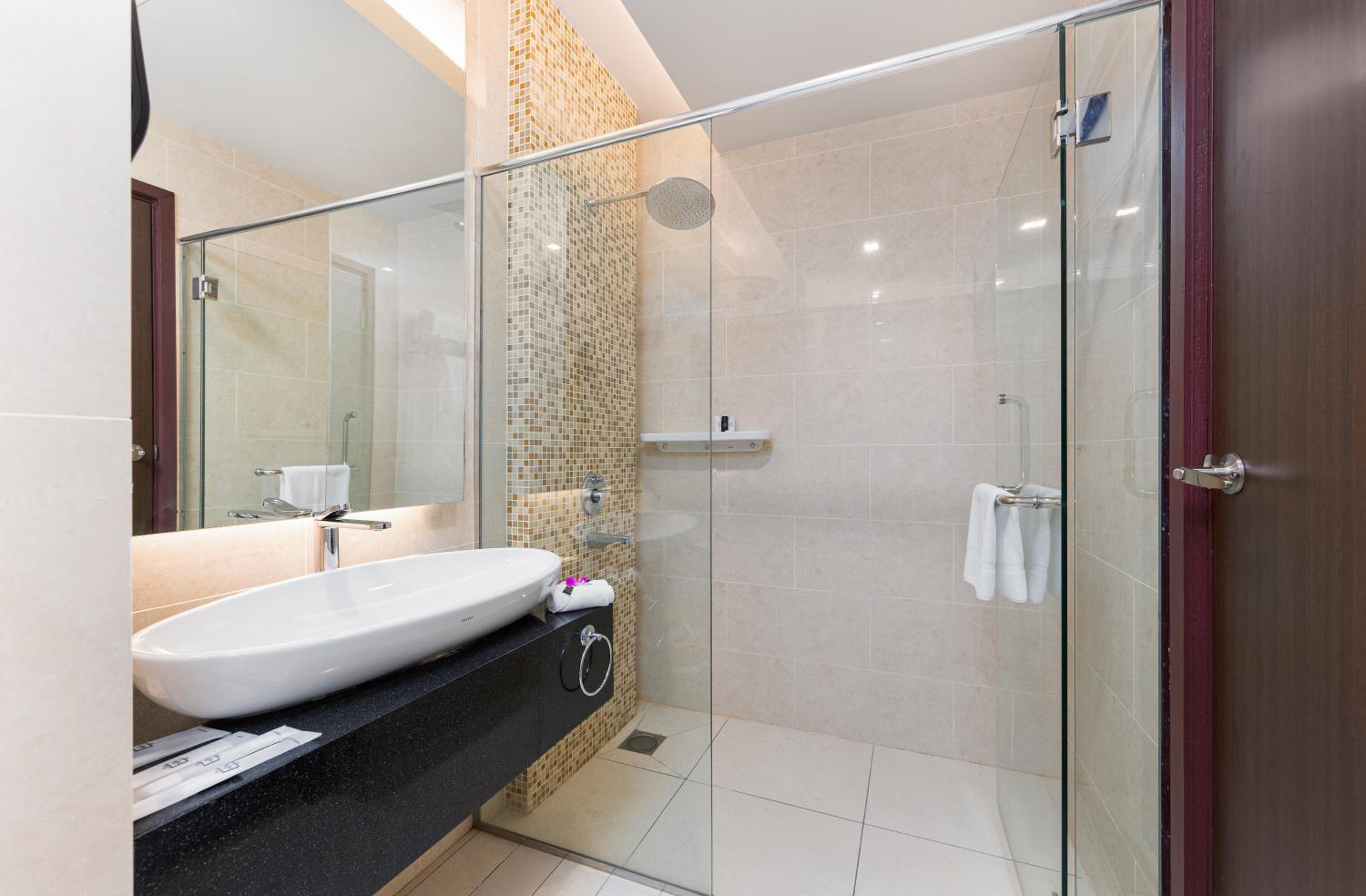 Superior King Room - Photo 5