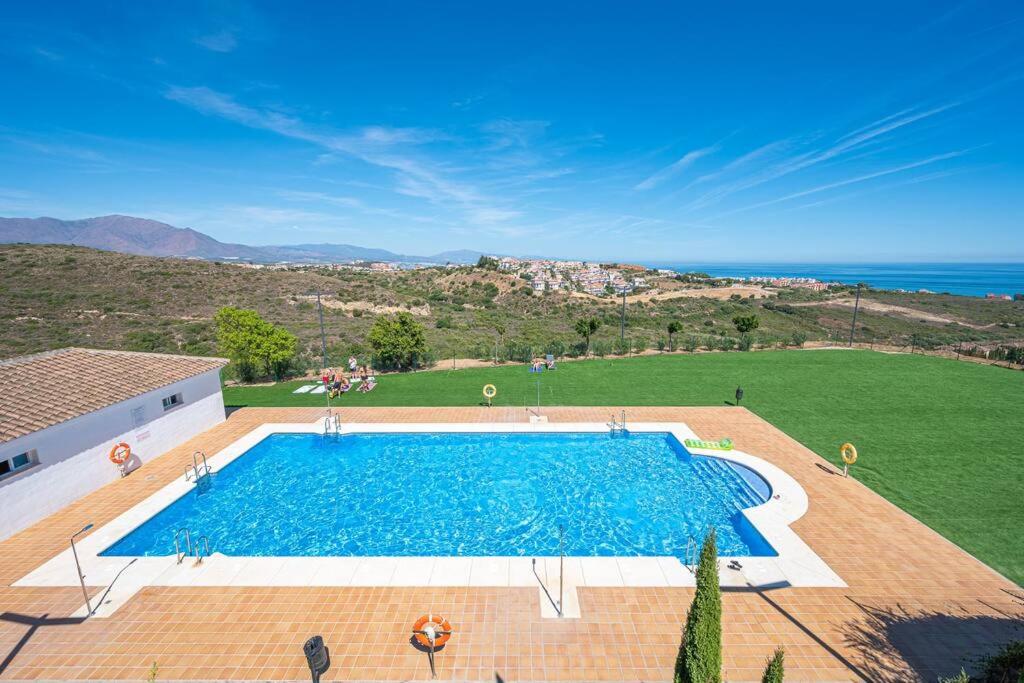 Three-Bedroom Apartment photo 3