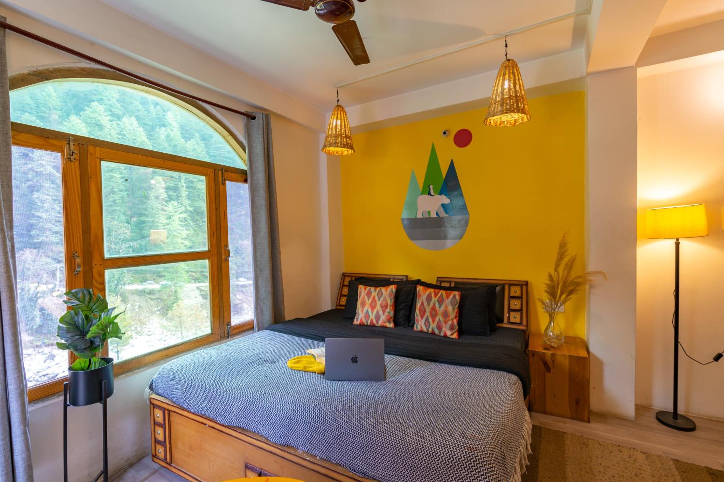 Double or Twin Room with Private Bathroom - Photo 10