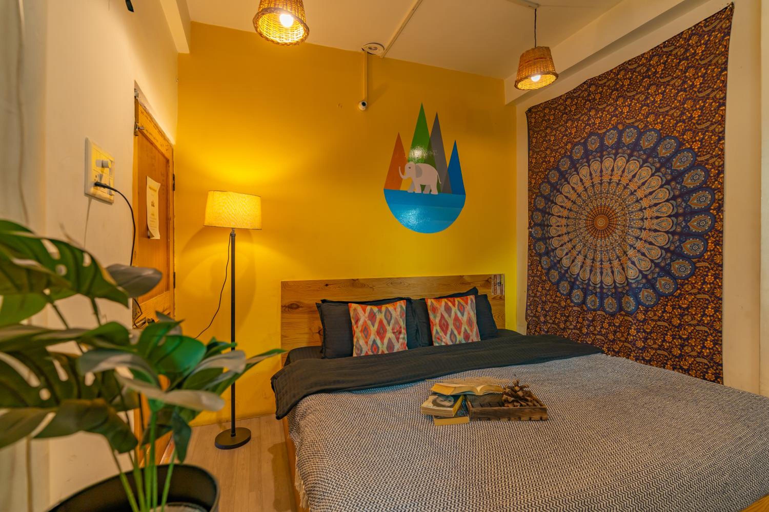 Double or Twin Room with Private Bathroom - Photo 7