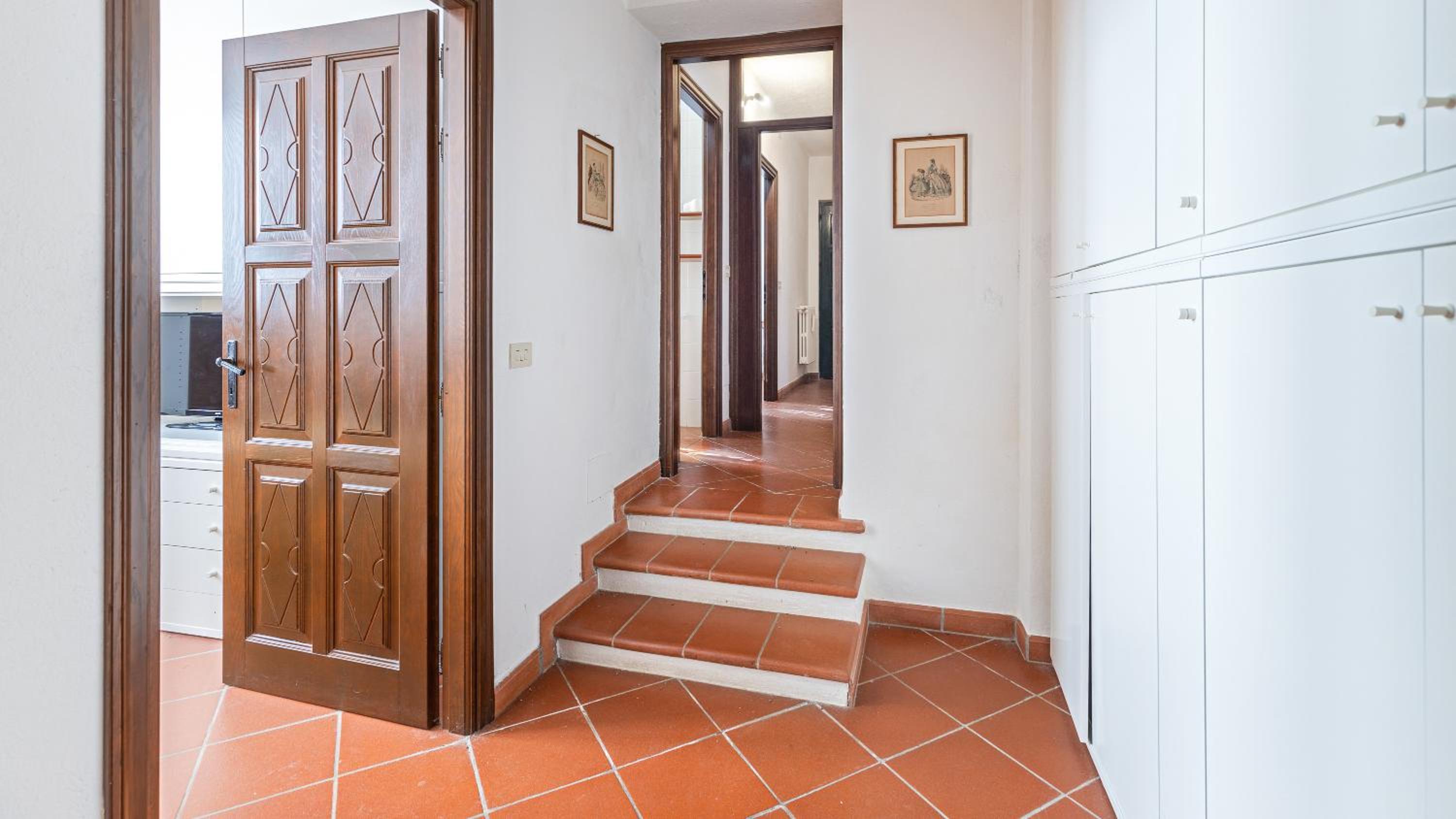 Eight-Bedroom Villa photo 1