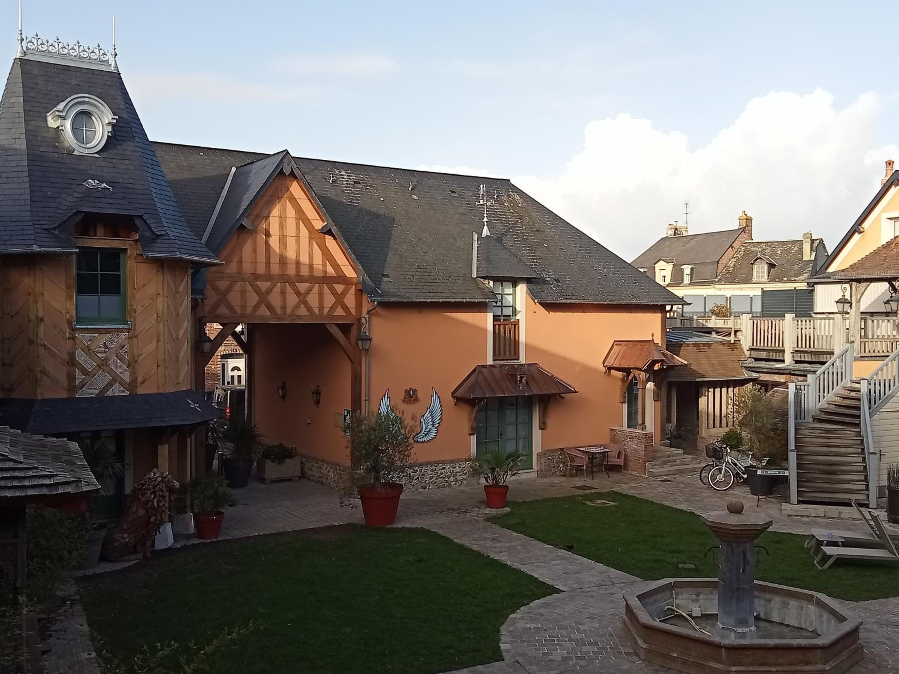 Hébergement Duplex Baldaquin