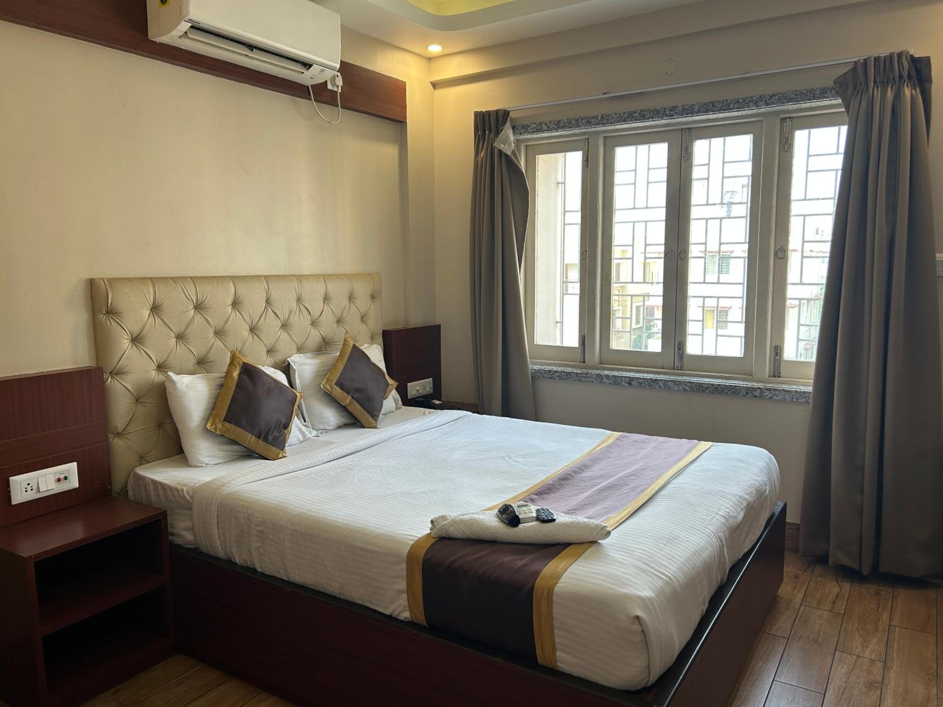Superior King Room - Photo 10