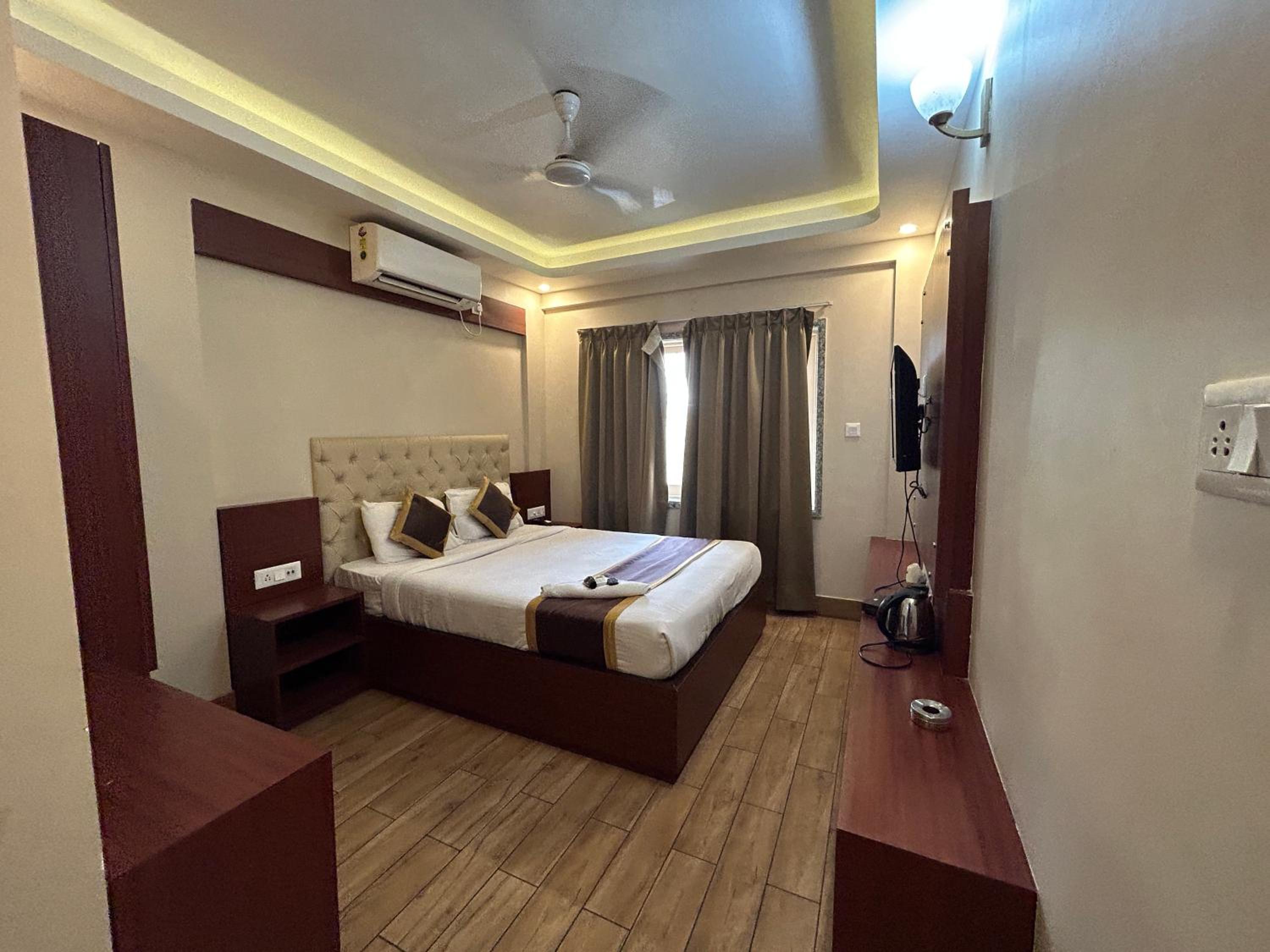 Superior King Room - Photo 8