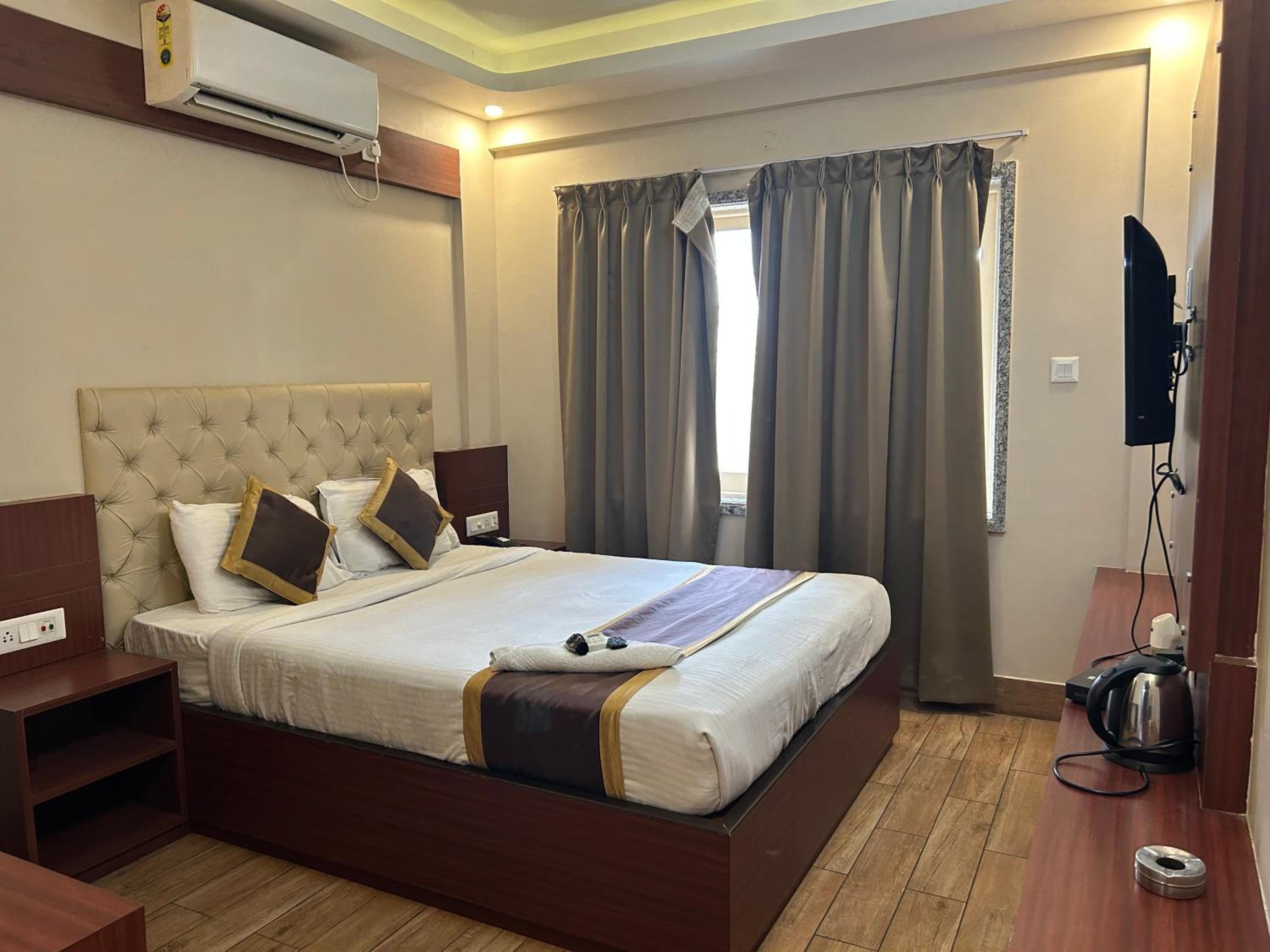 Superior King Room - Photo 7