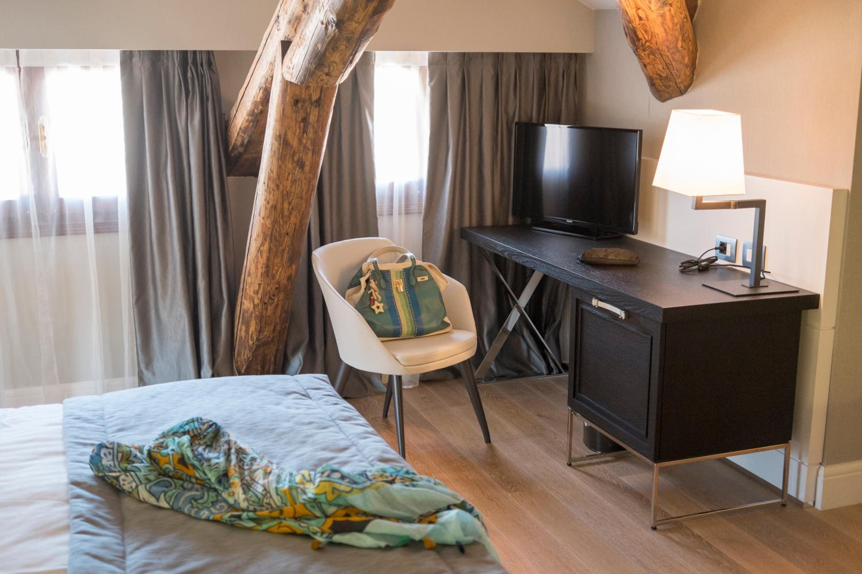 Deluxe Triple Room - Photo 8