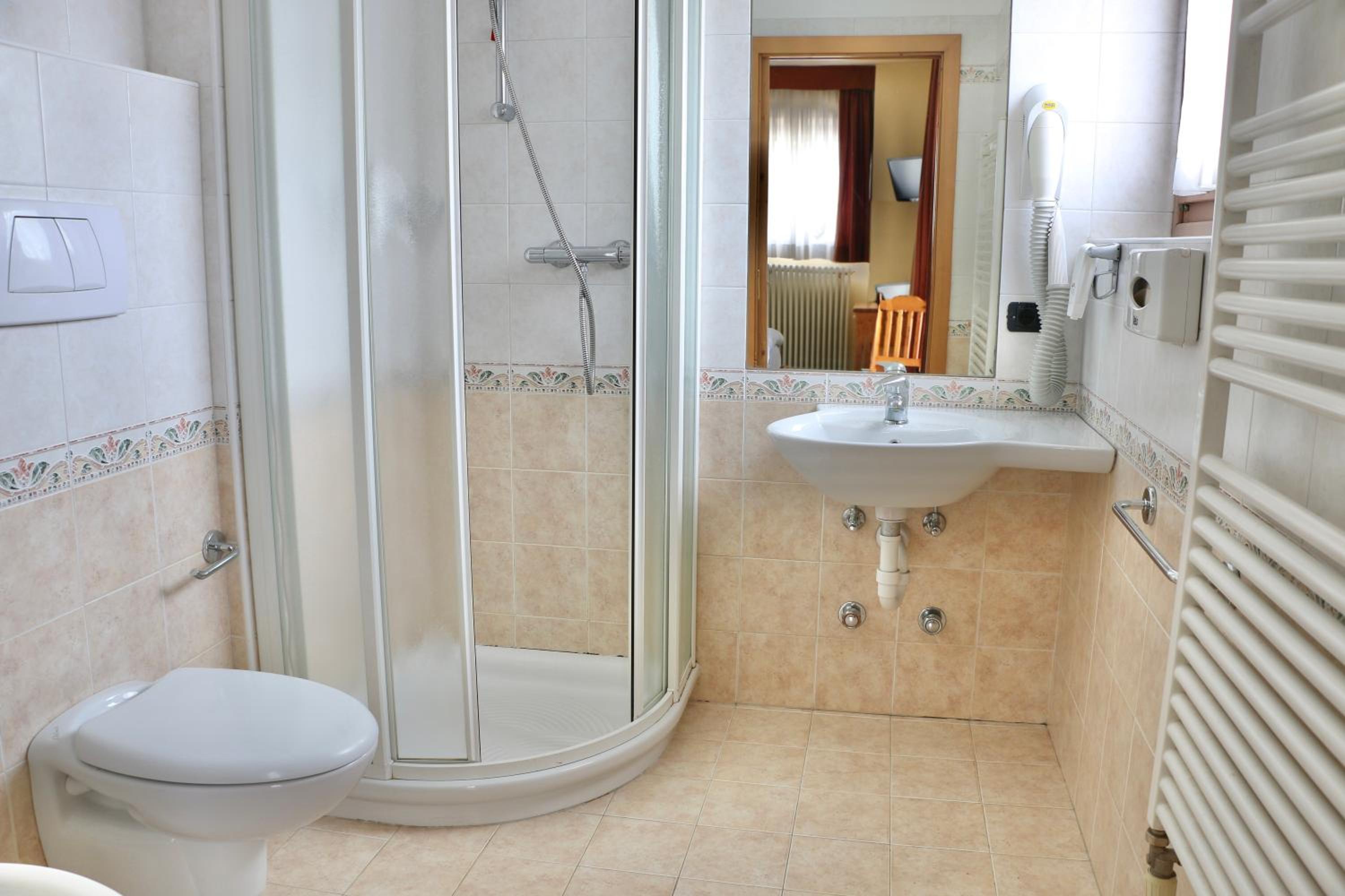 Double or Twin Room with Balcony photo 2