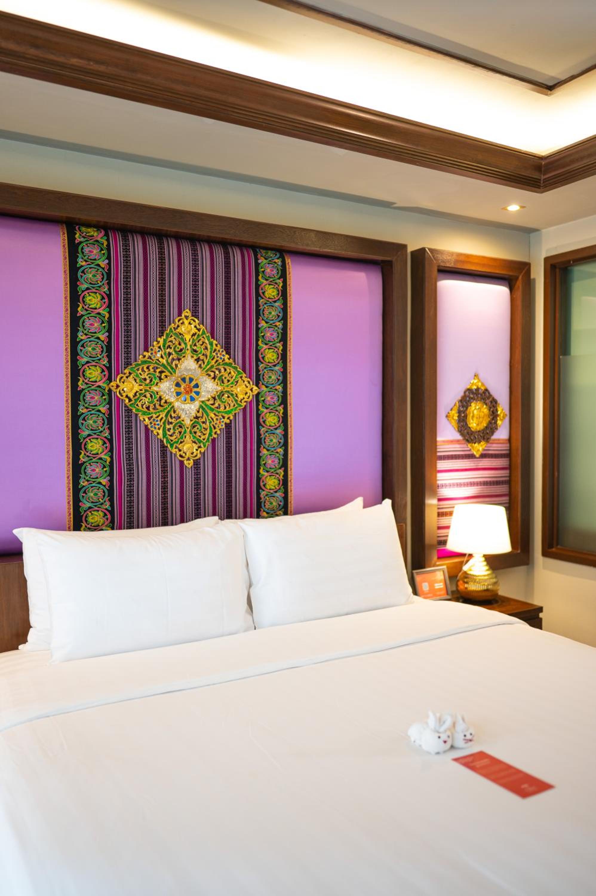 Deluxe Double Room with Bath - Photo 19