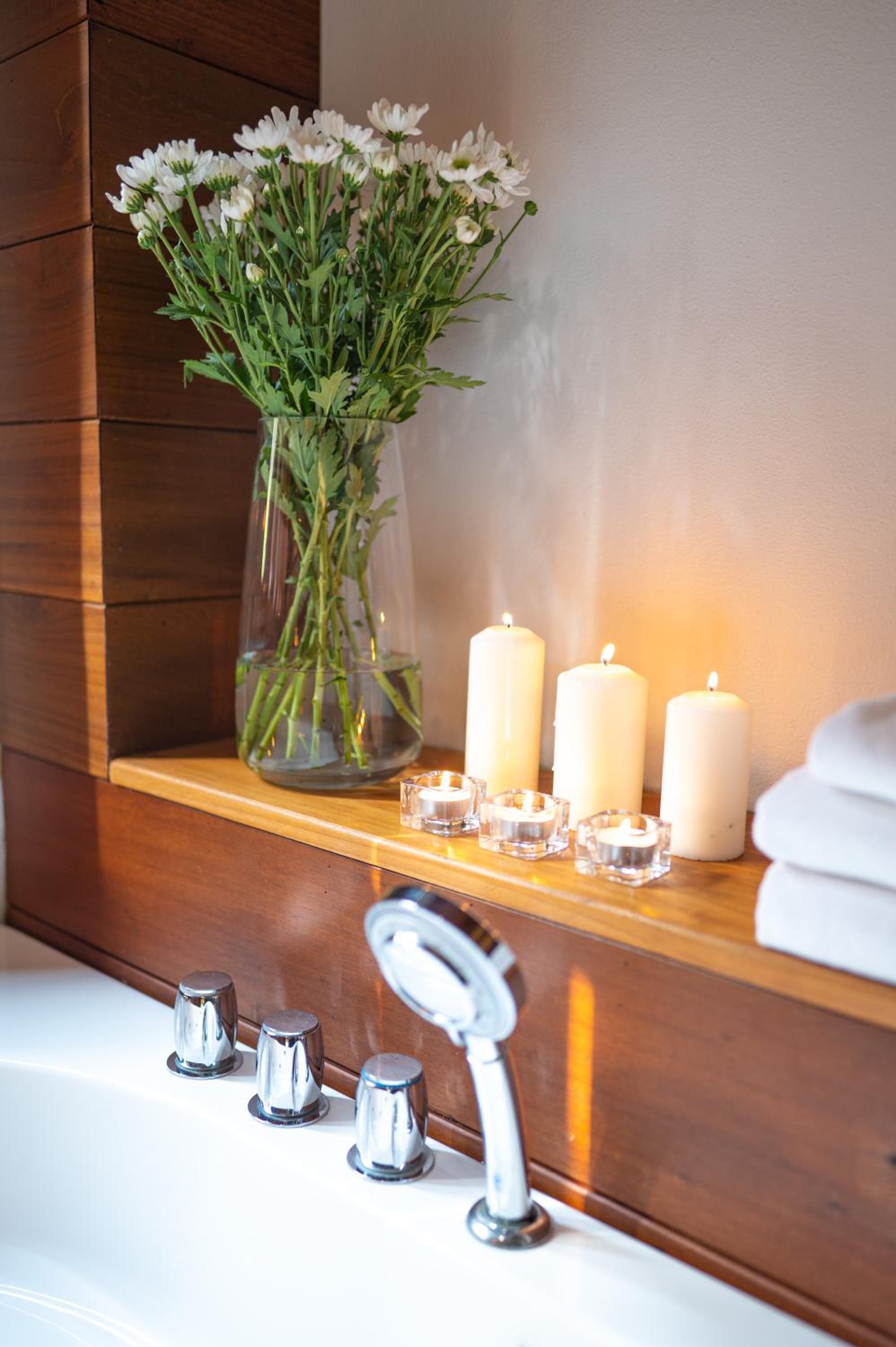 Executive Suite - Photo 12
