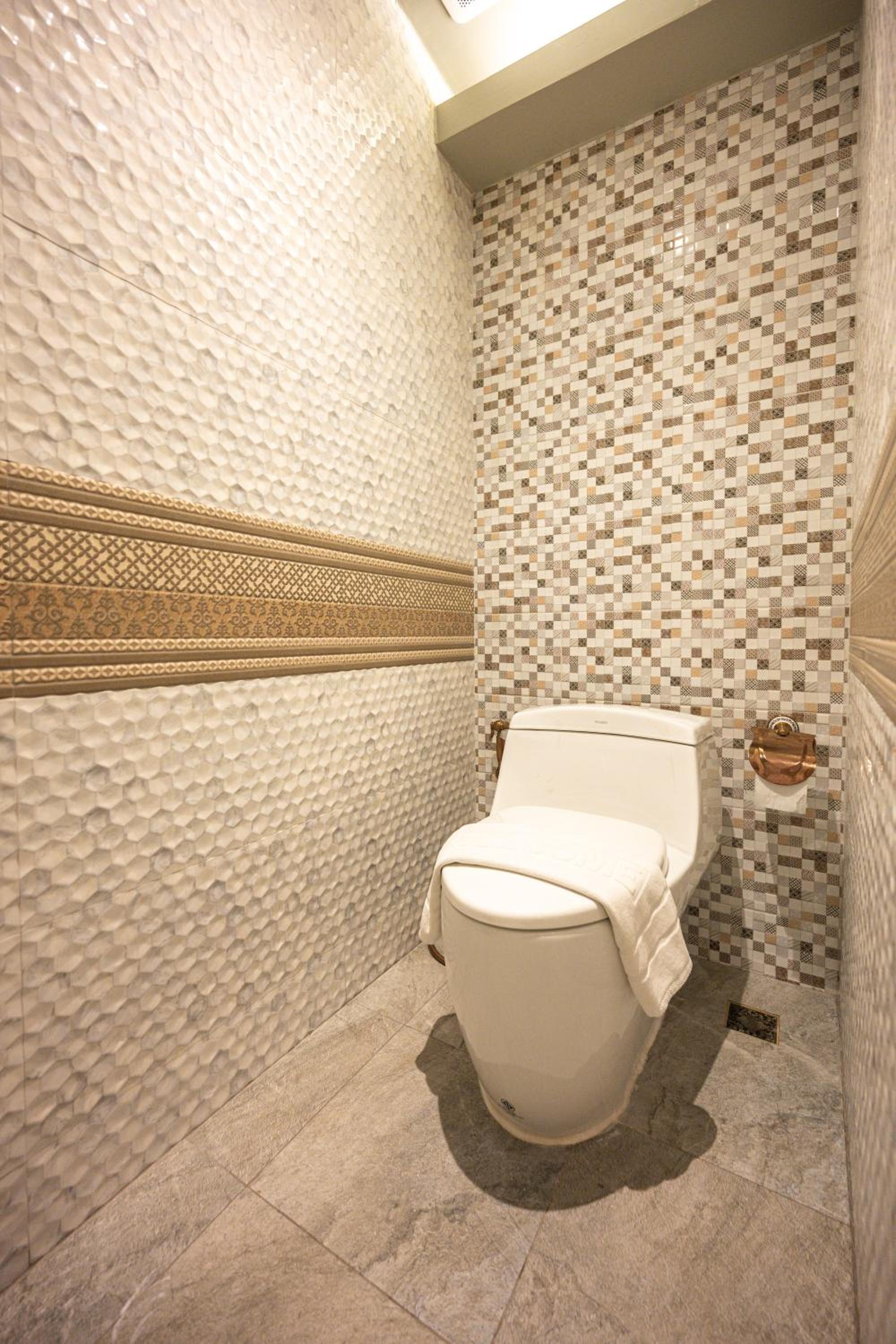 Executive Suite - Photo 18