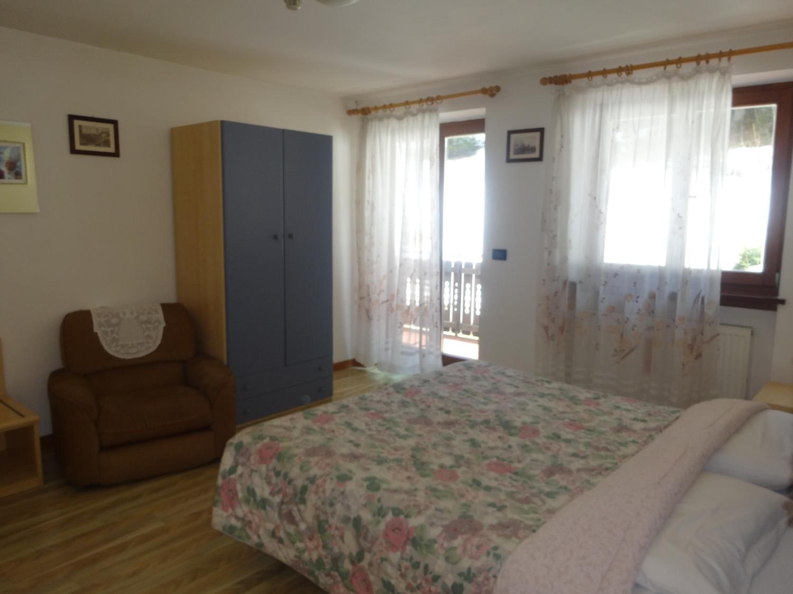 Quadruple Room with Private Bathroom - Photo 6