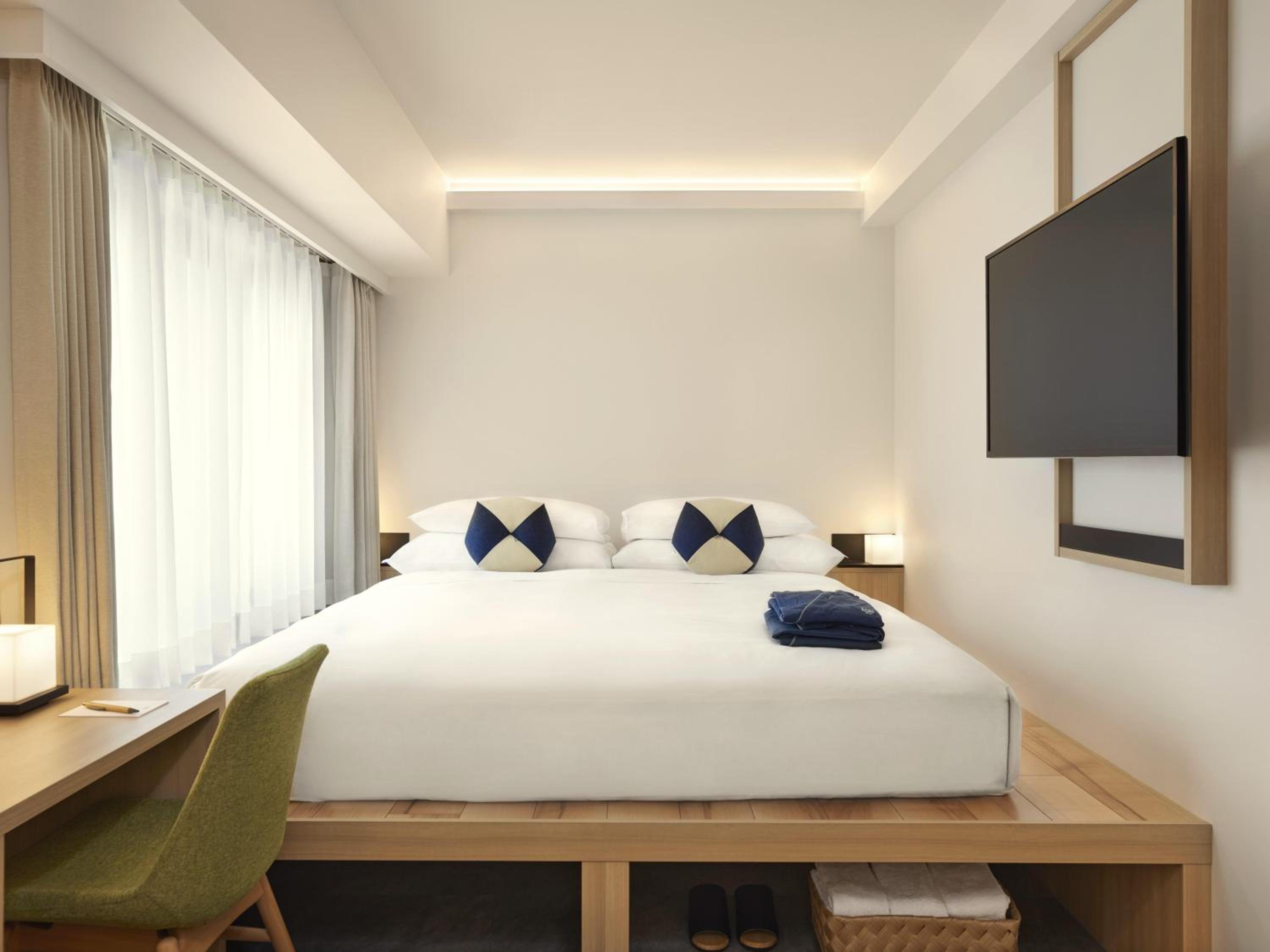Comfy King Room - Photo 1