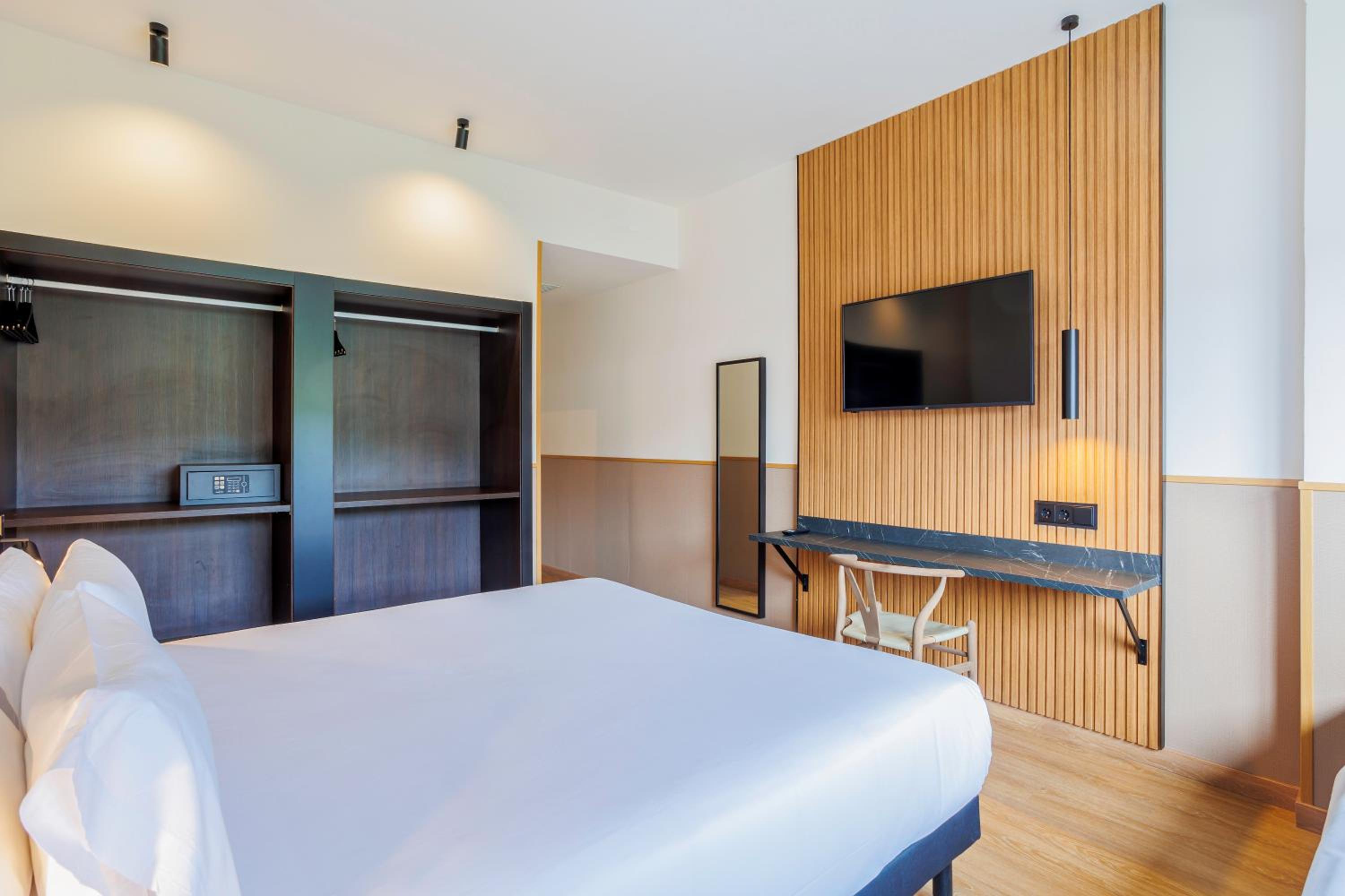 Standard Triple Room - Photo 10